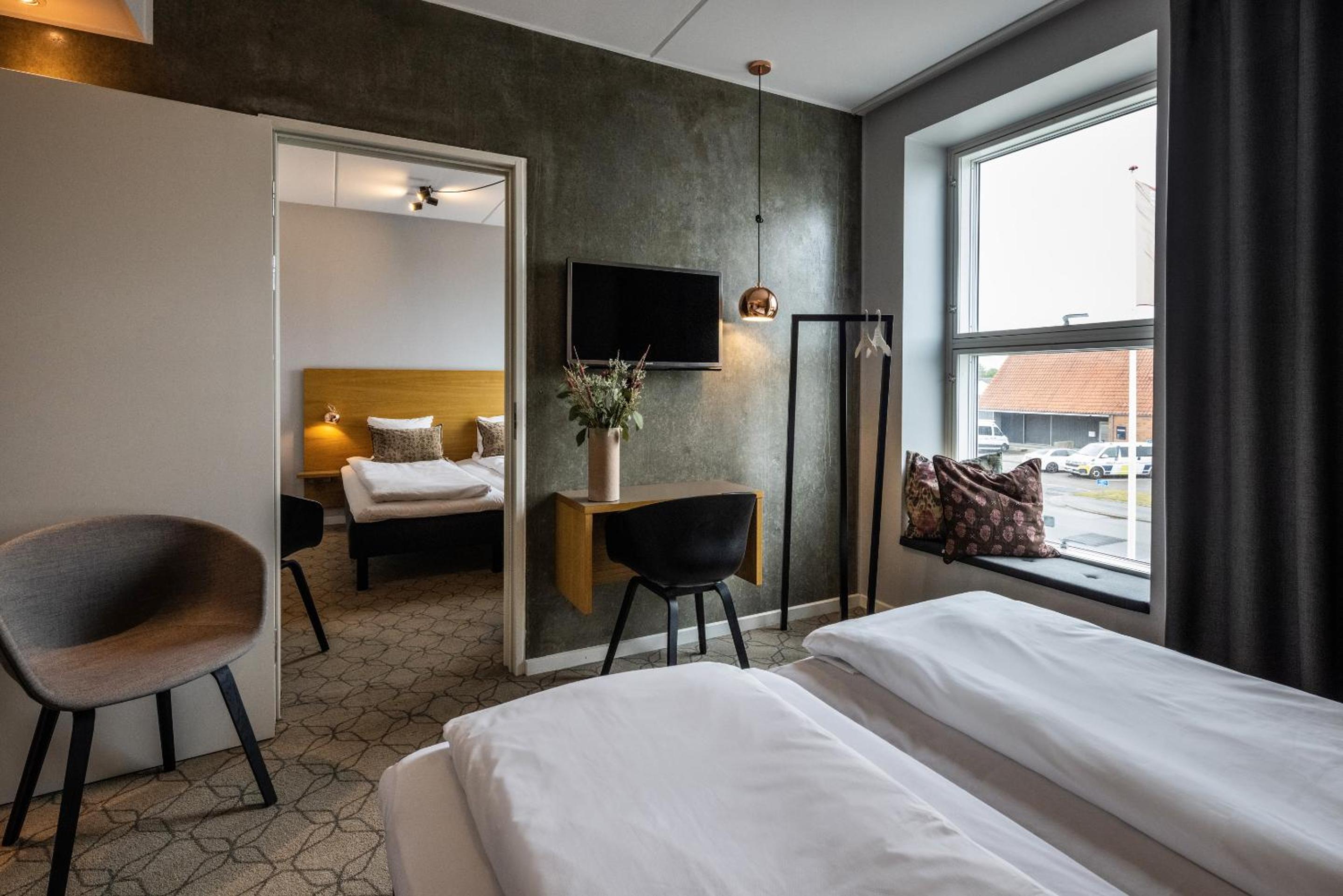 Two Connecting Double Rooms