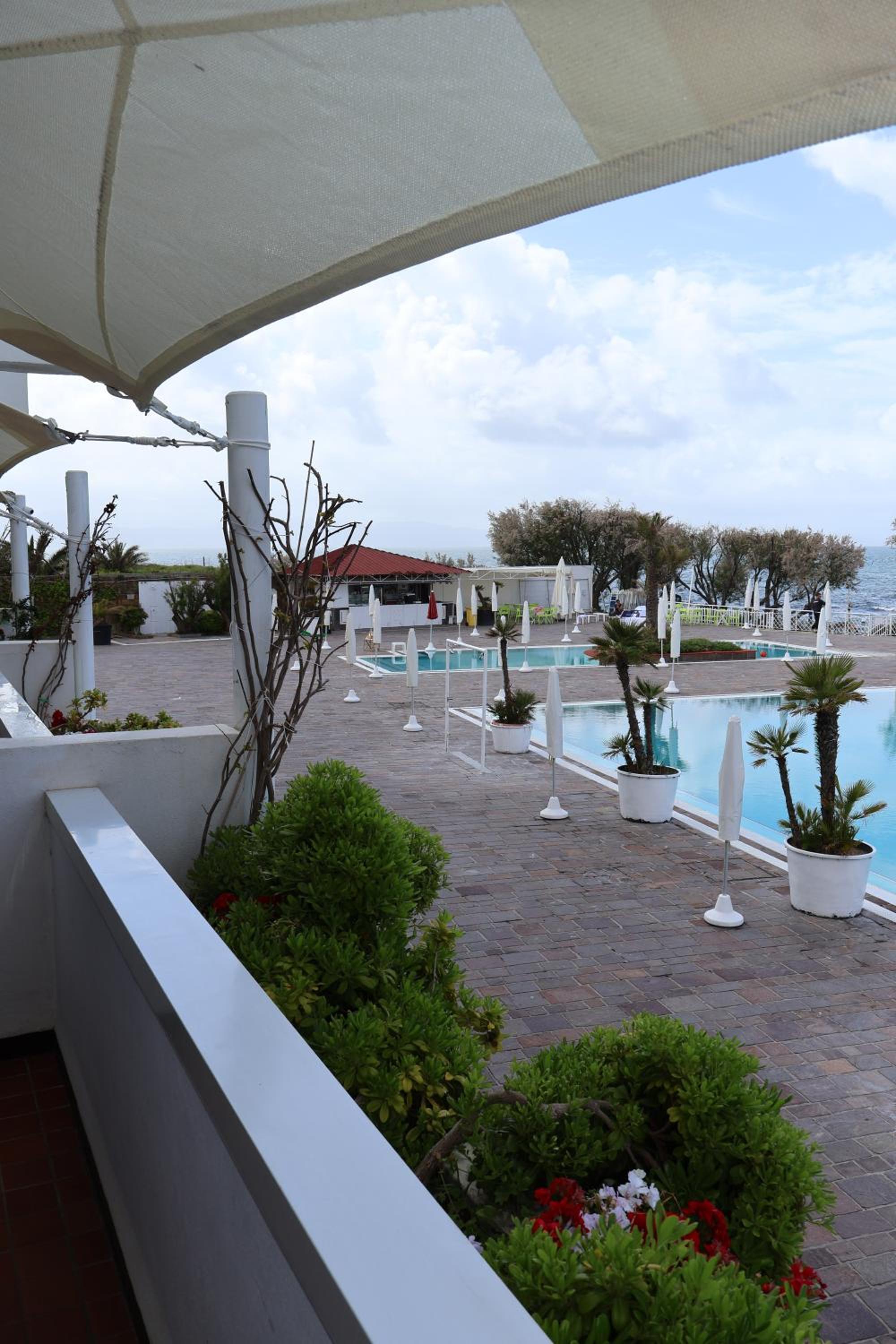 Standard Double or Twin Room with Sea View - Photo 6