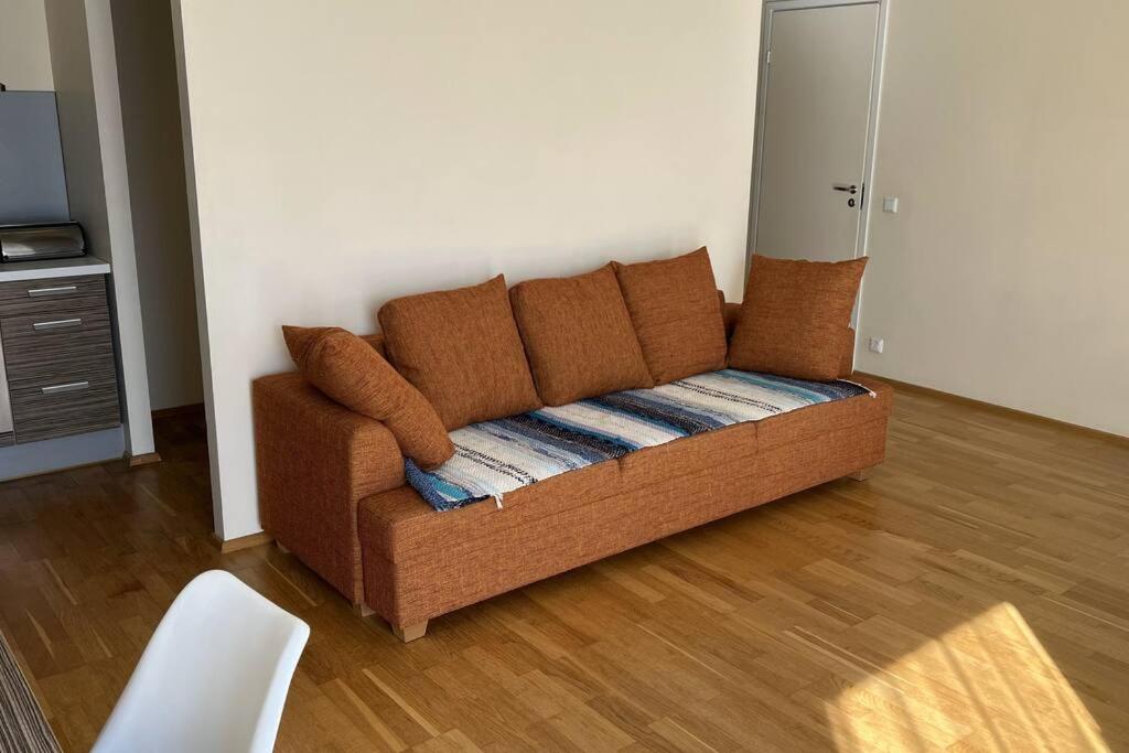 One-Bedroom Apartment photo 3