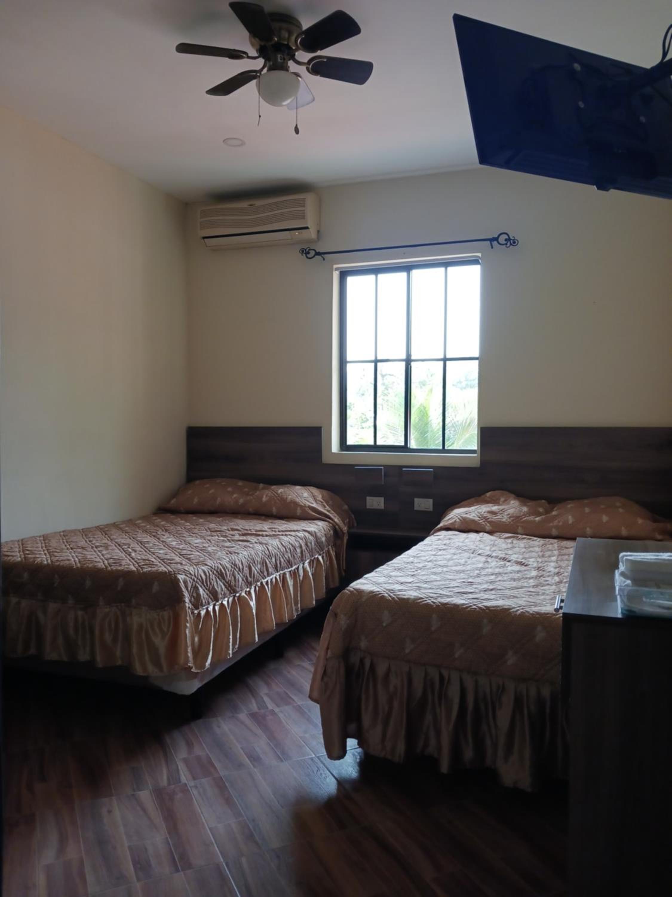 Double Room with Shared Bathroom photo 1