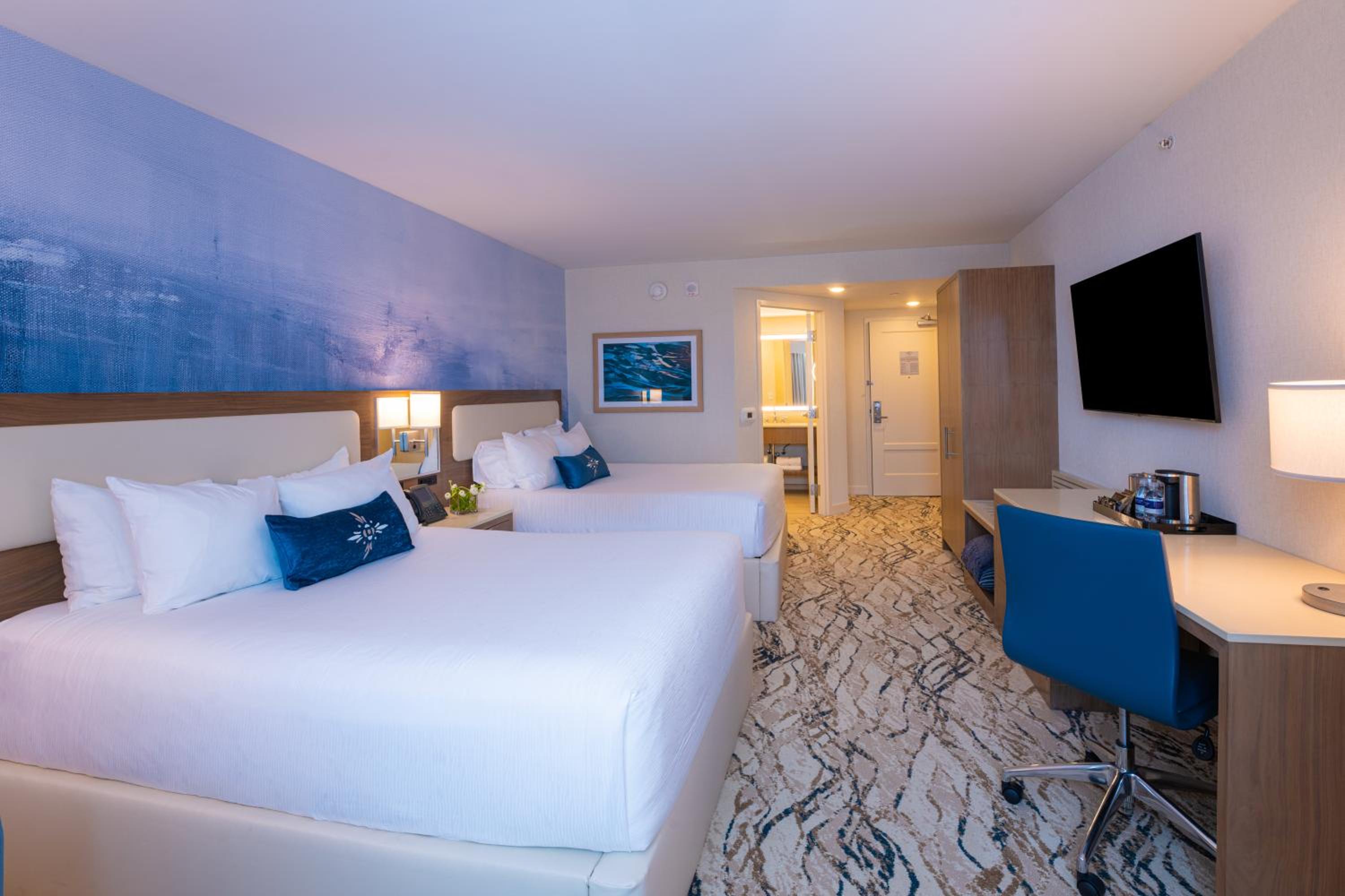 Deluxe Queen Room Accessible with Two Queen Beds – Non-Smoking, photo 6