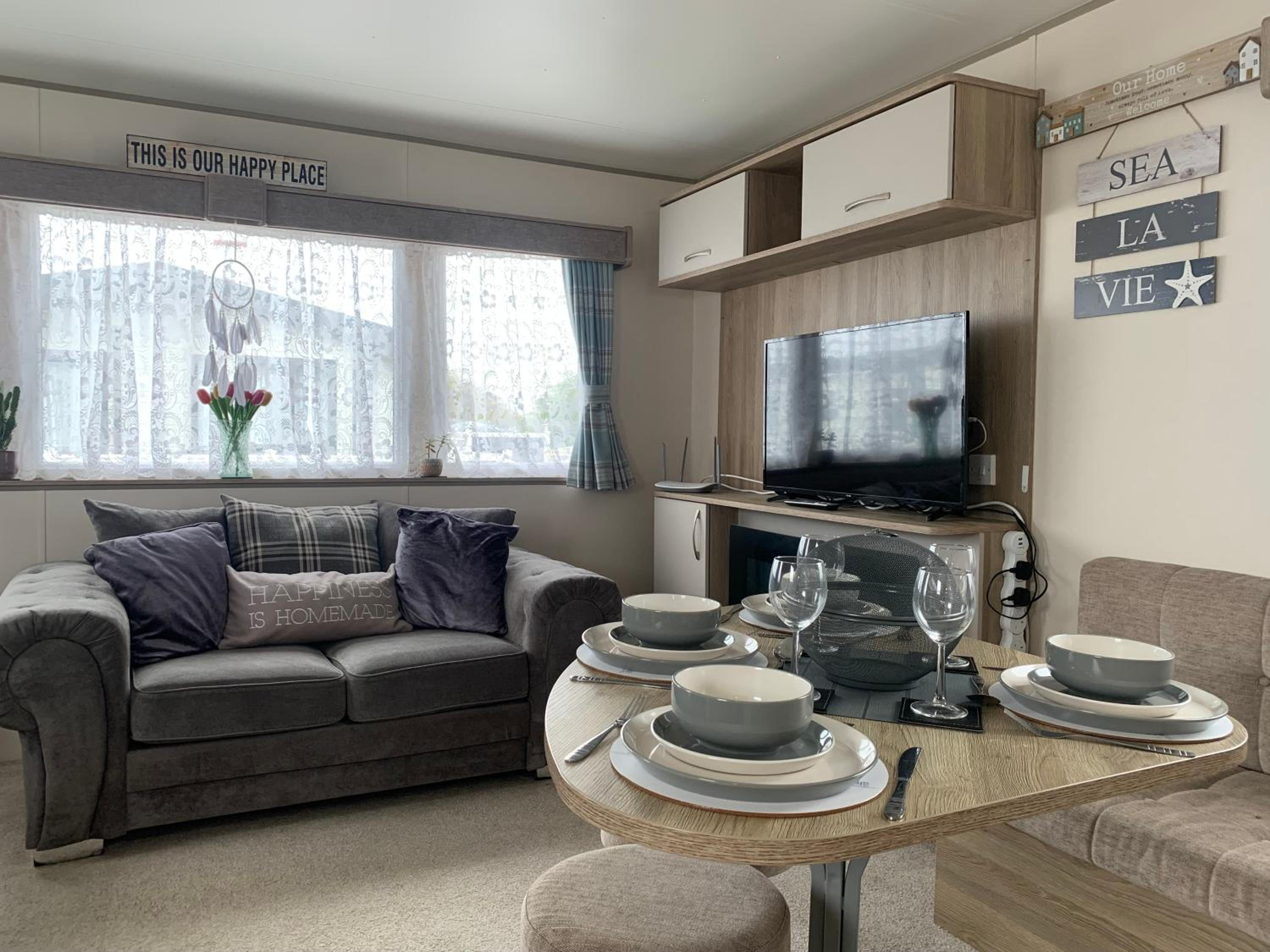 Mobile Home photo 2