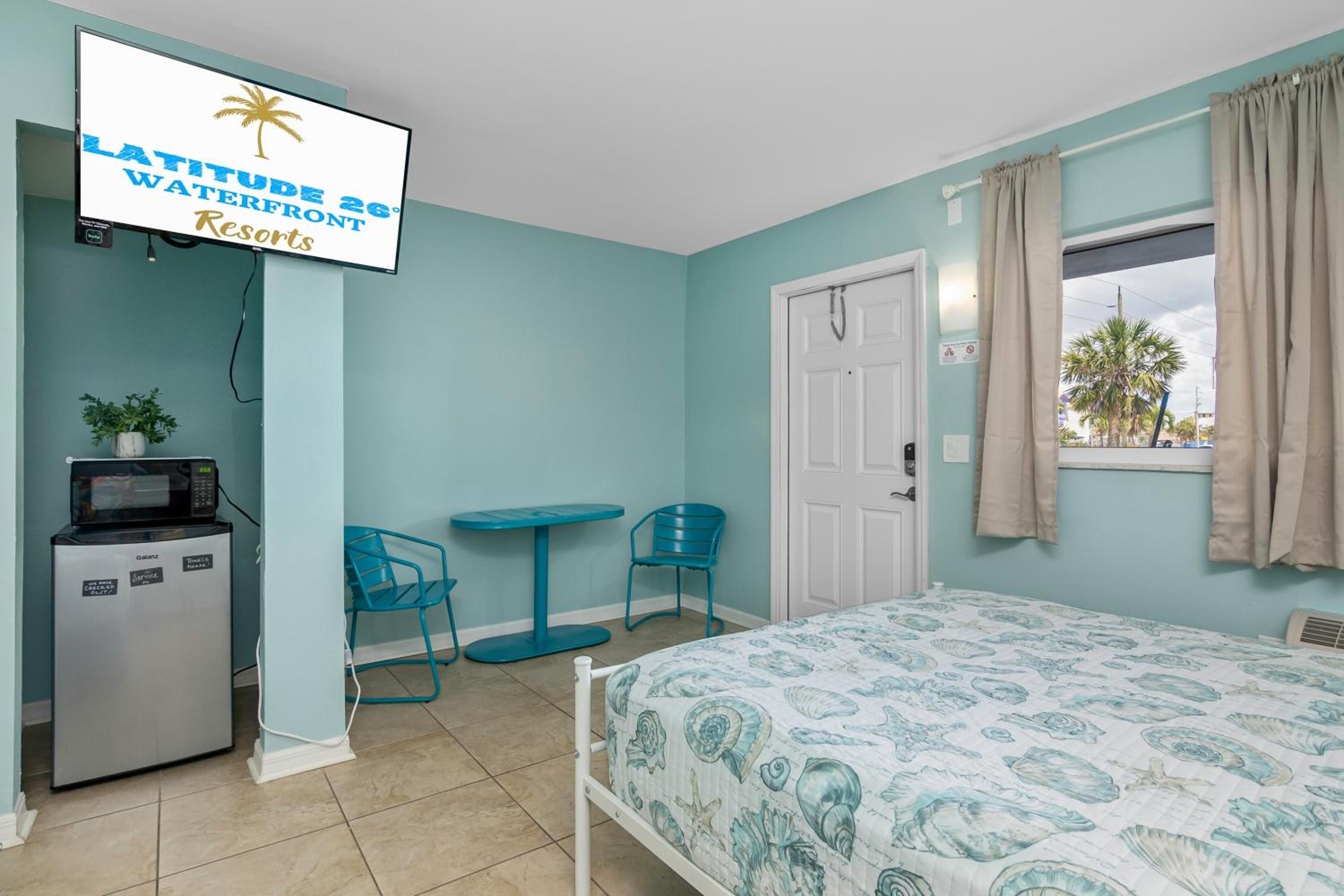 Queen Room - Disability Access - Photo 4