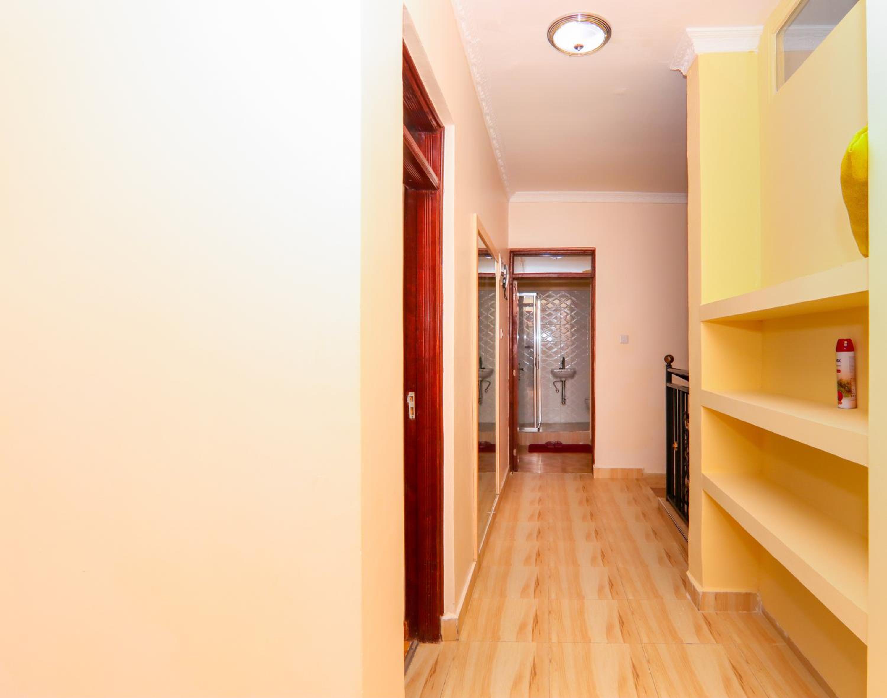 Apartment photo 3