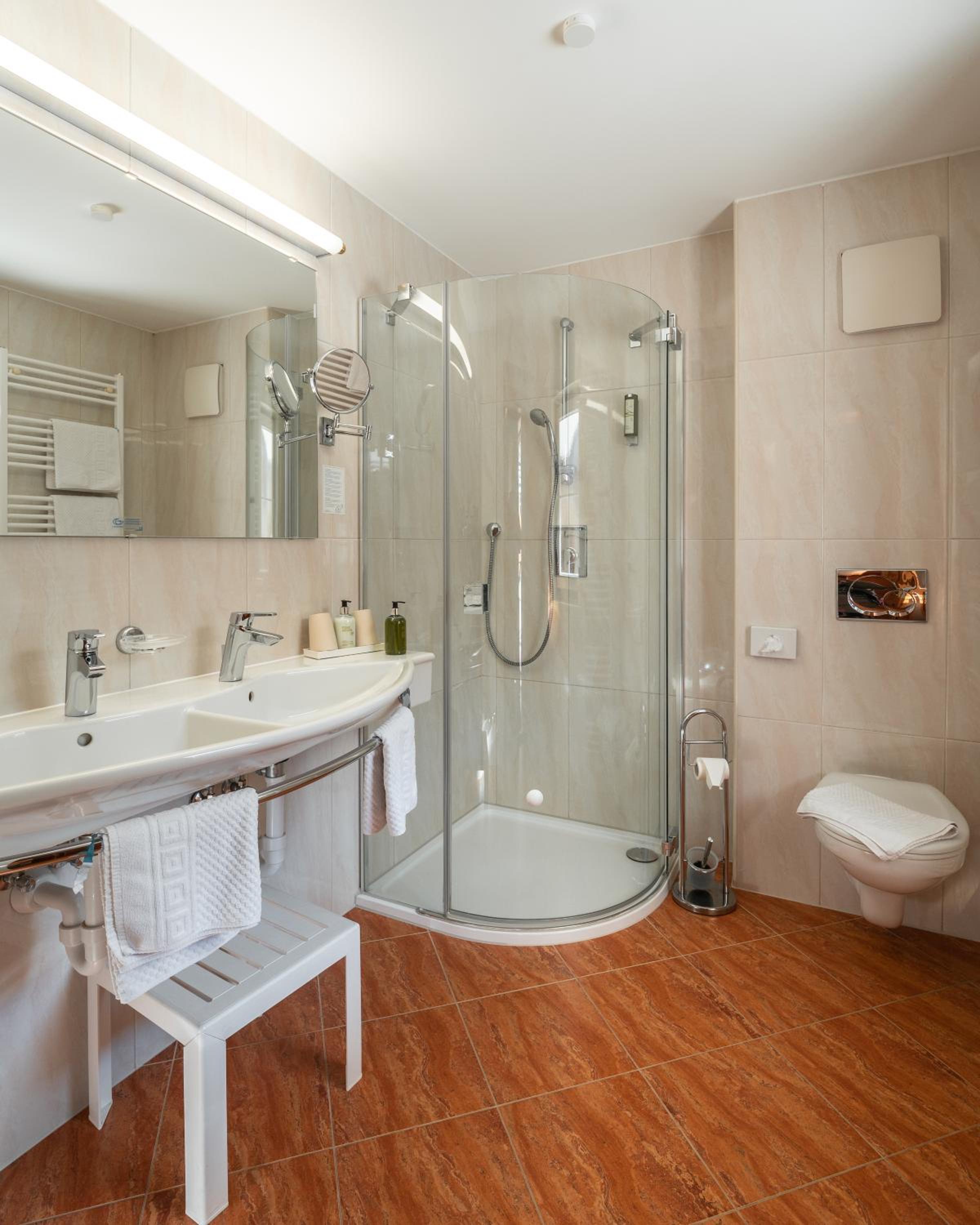 Deluxe Double Room - Photo 7
