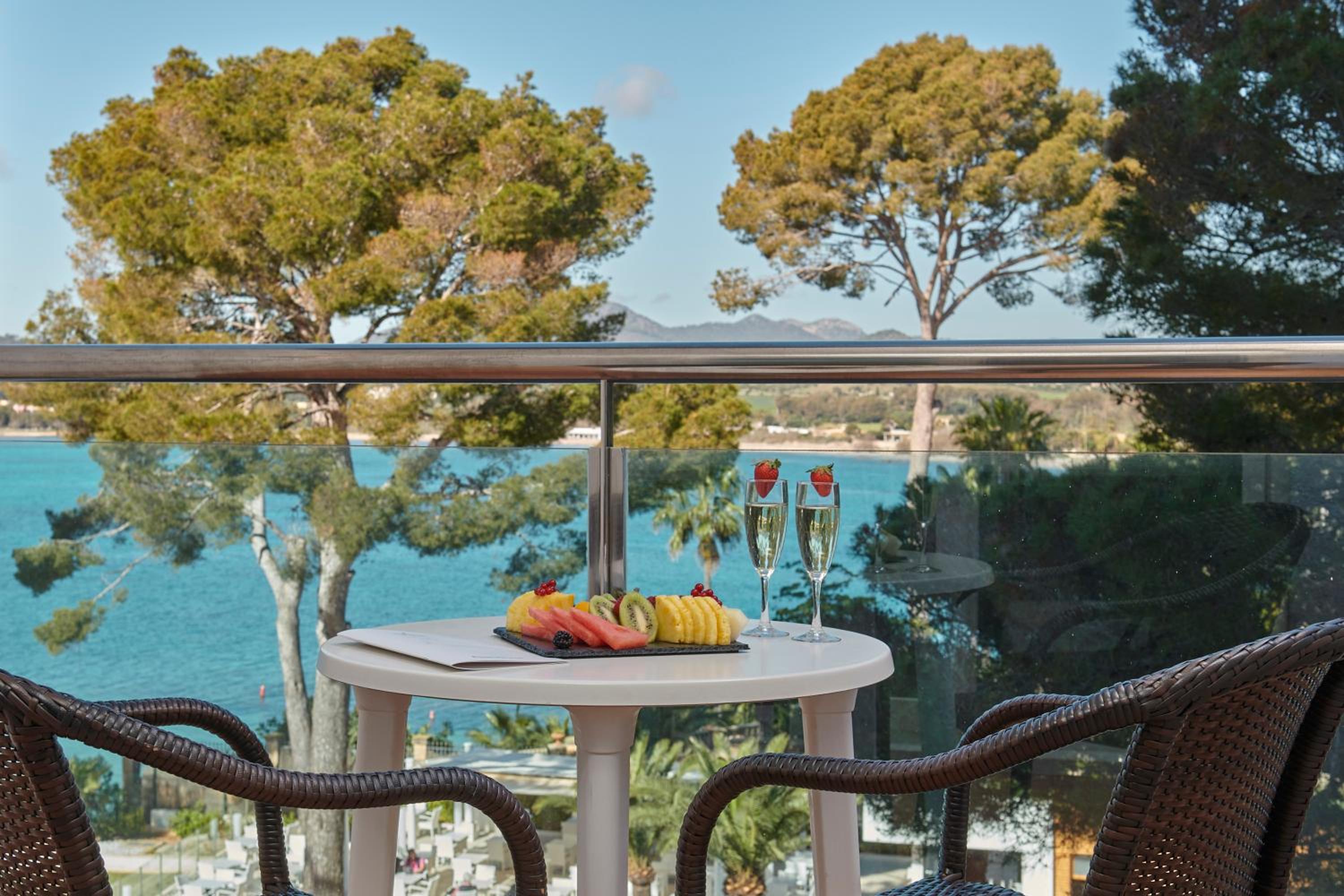 Double Room with Sea View - Photo 6