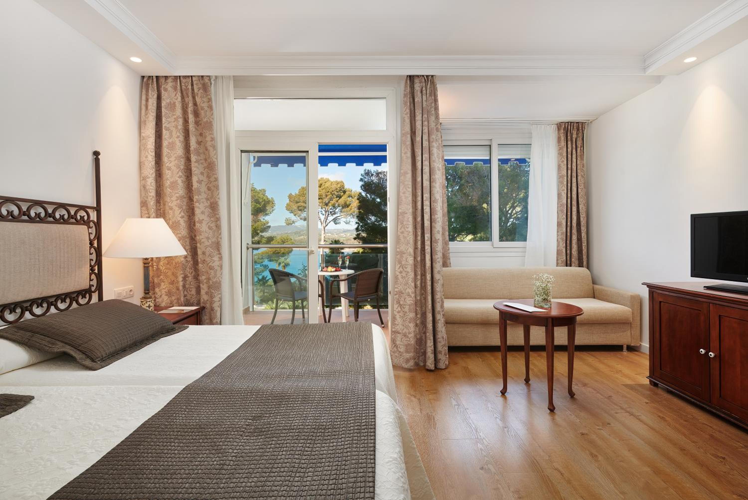 Double Room with Sea View - Photo 3
