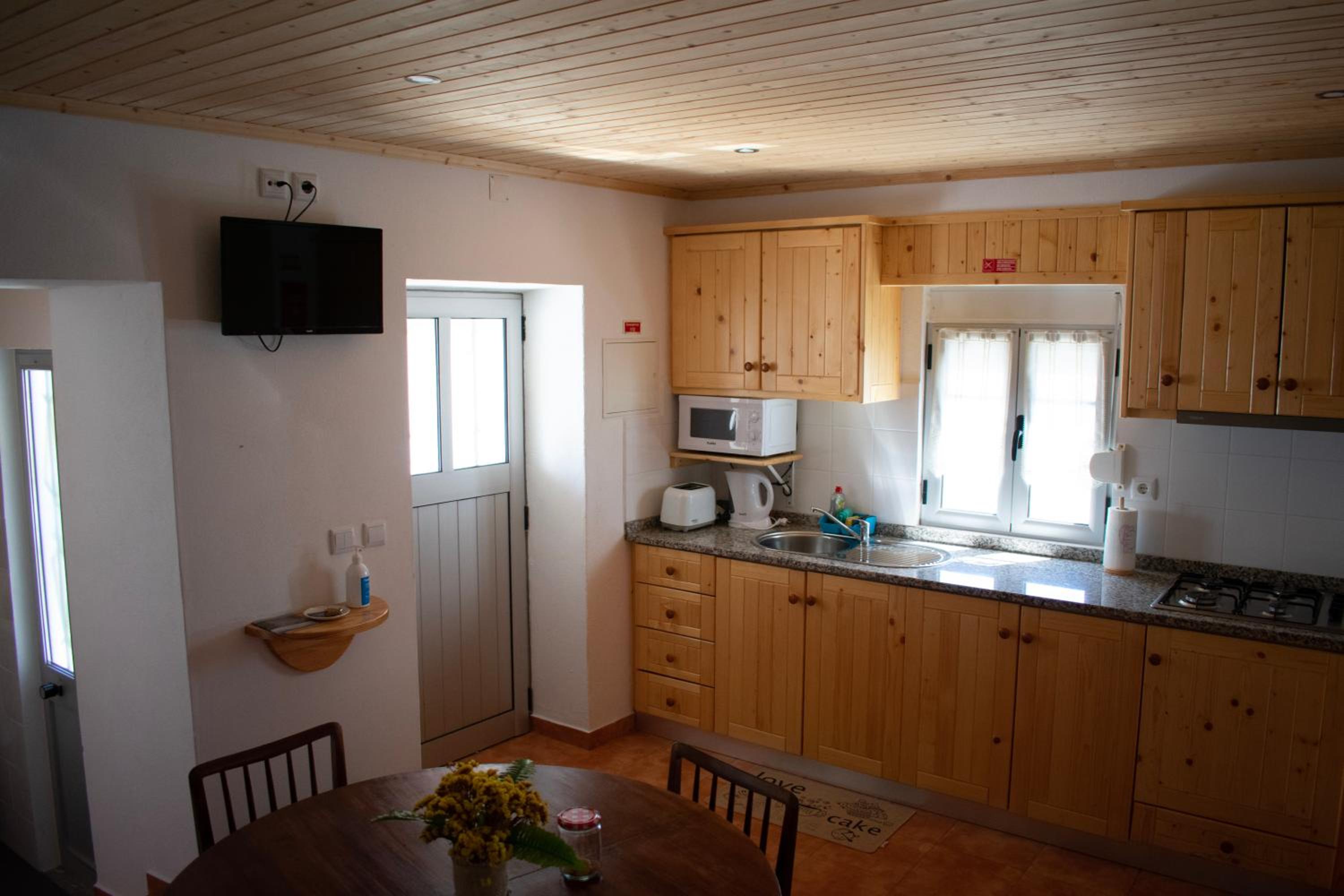 One-Bedroom Apartment - Photo 5