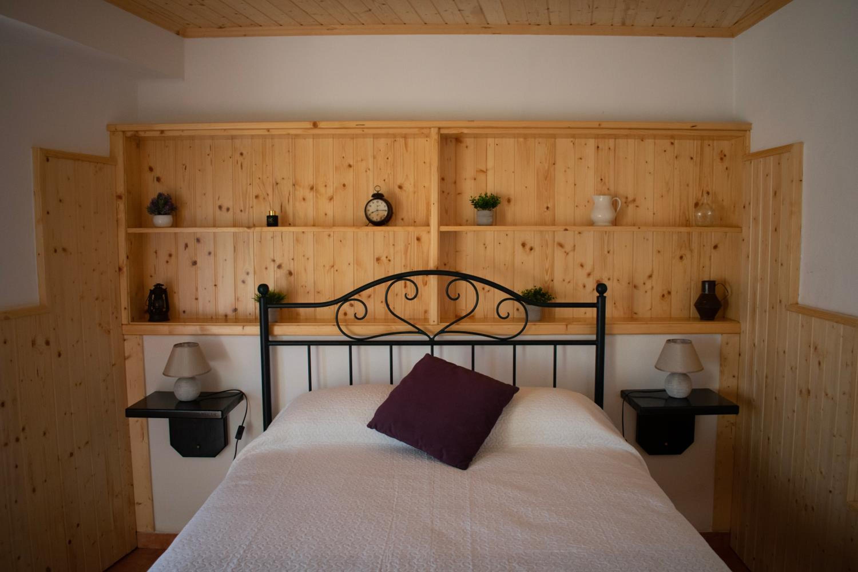 One-Bedroom Apartment - Photo 16