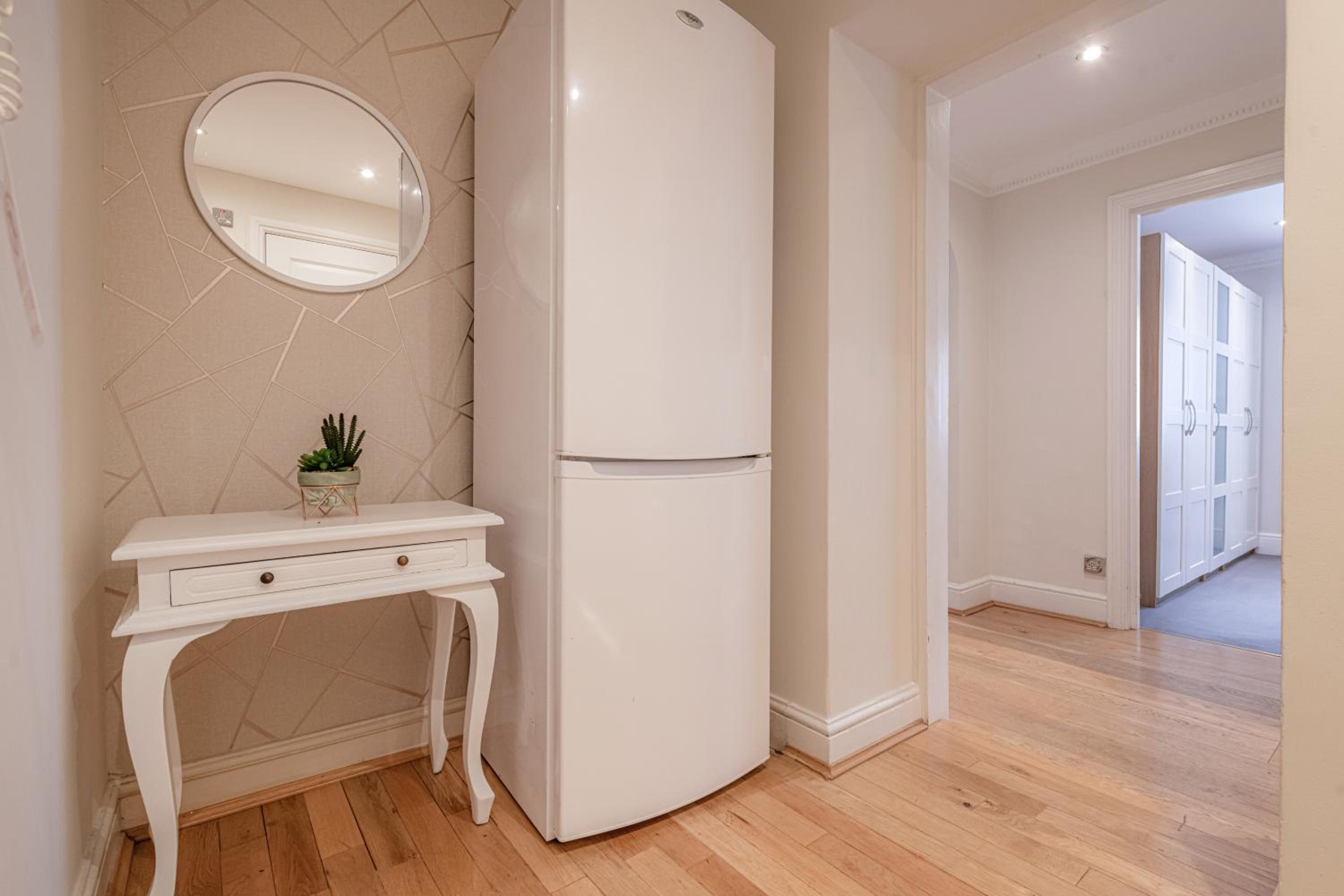 Superior One Bedroom Apartment photo 2