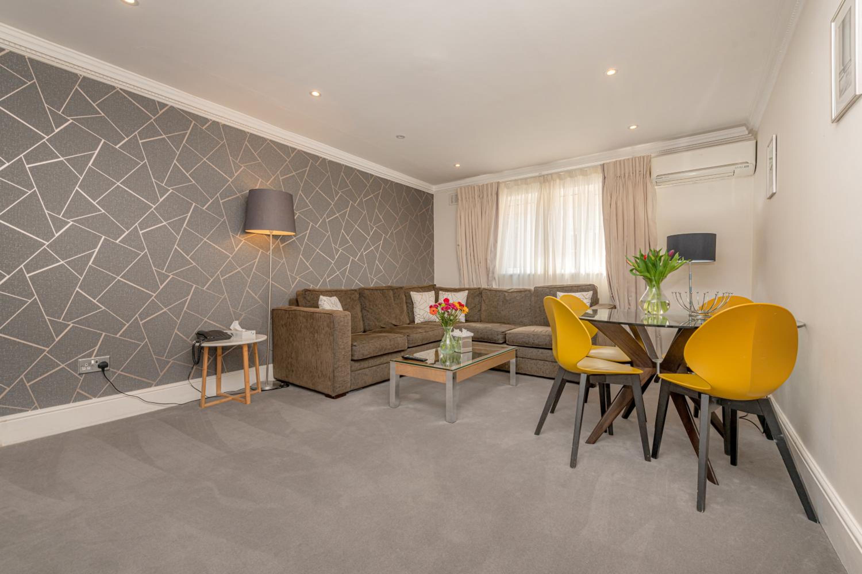 Superior One Bedroom Apartment
