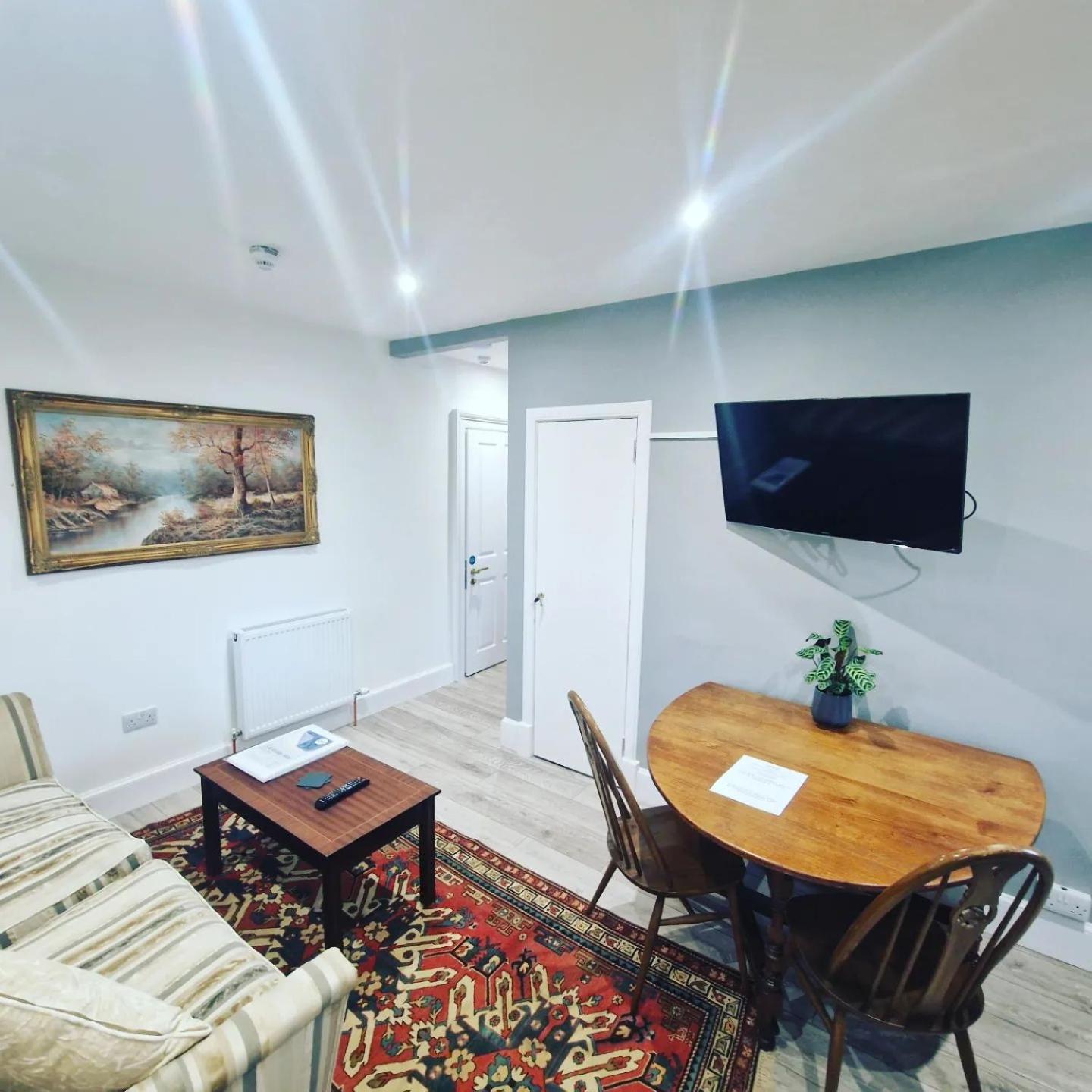 Deluxe King Suite
