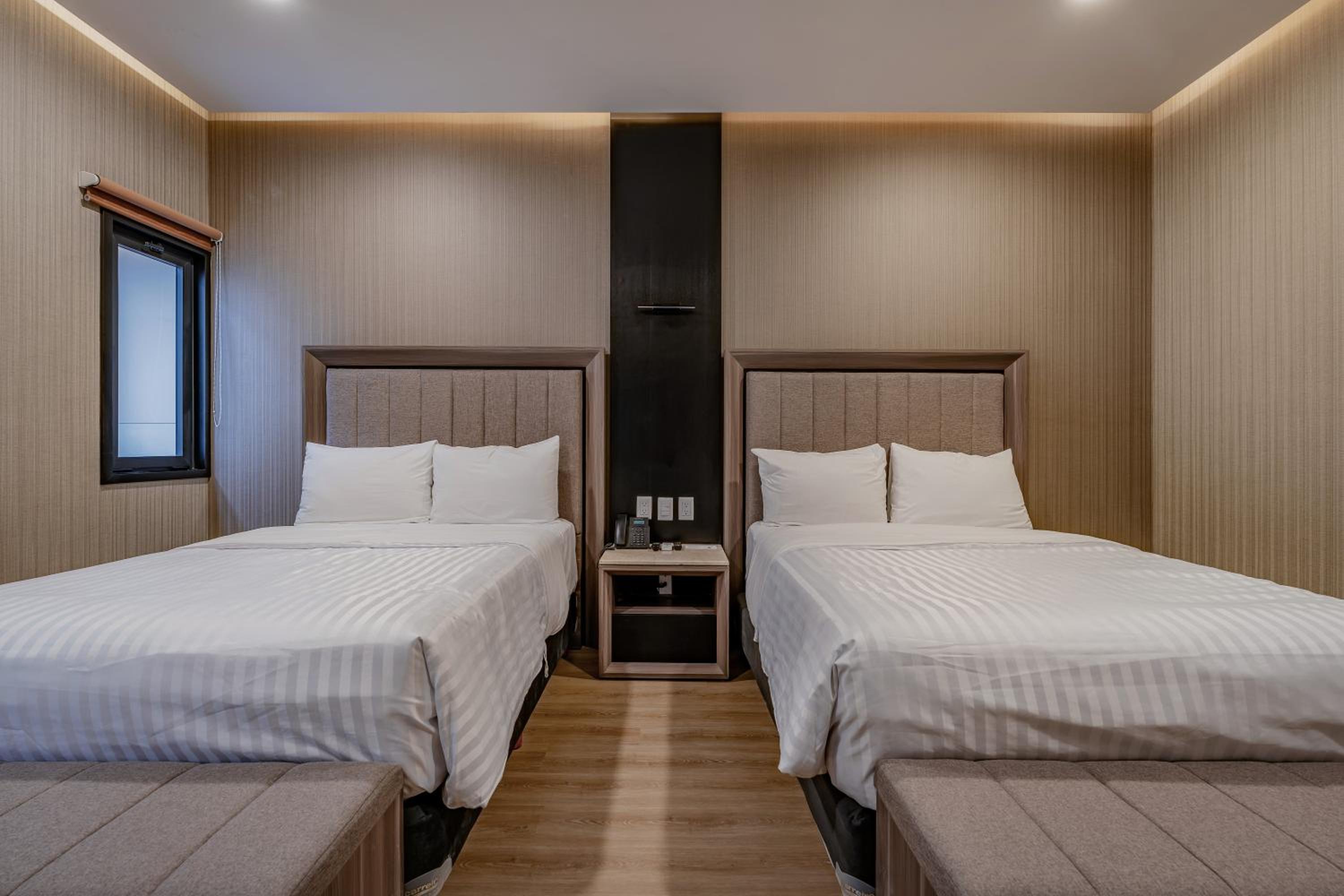 Deluxe Double Room - Photo 9