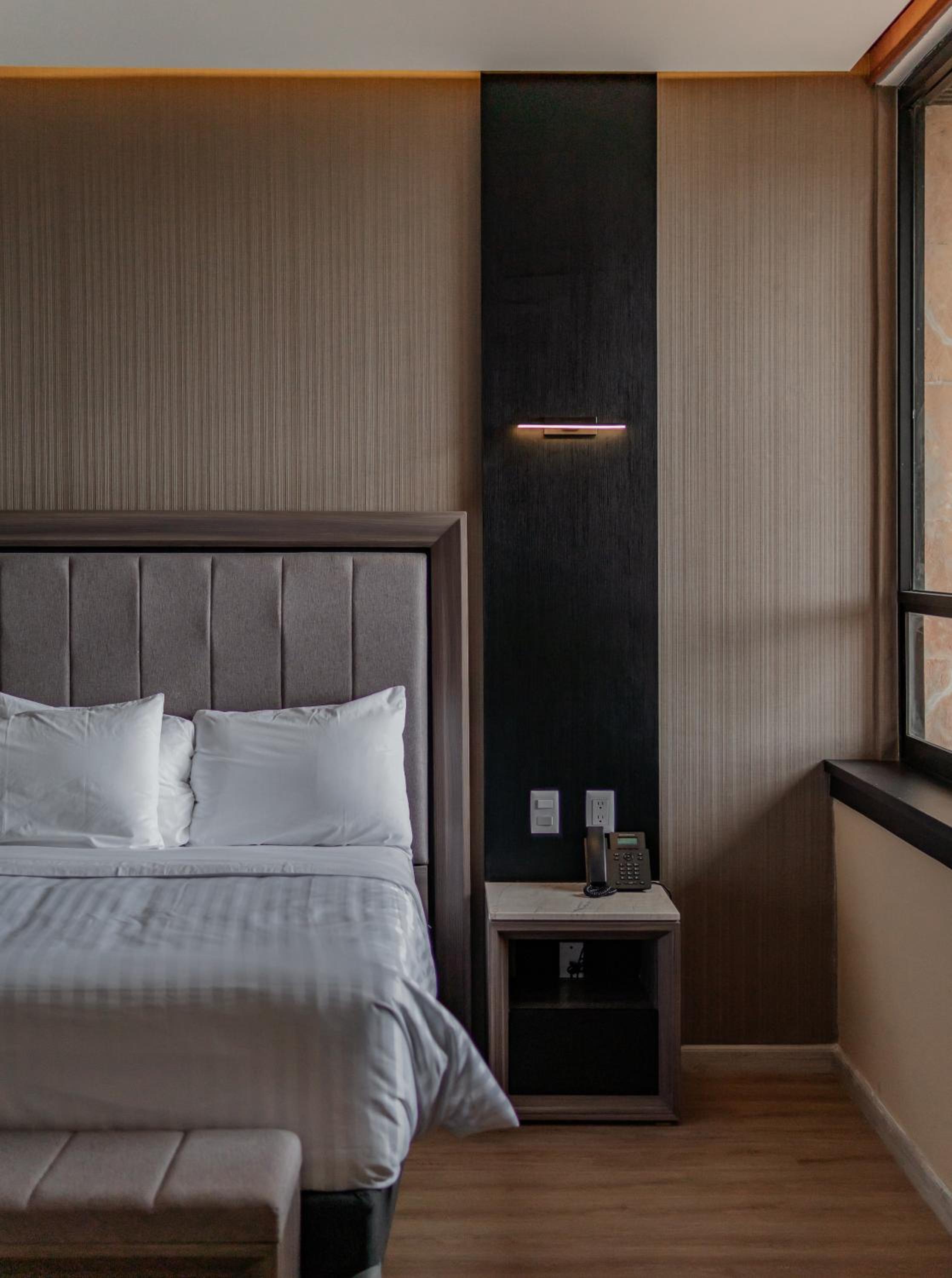 Deluxe Room - Photo 2