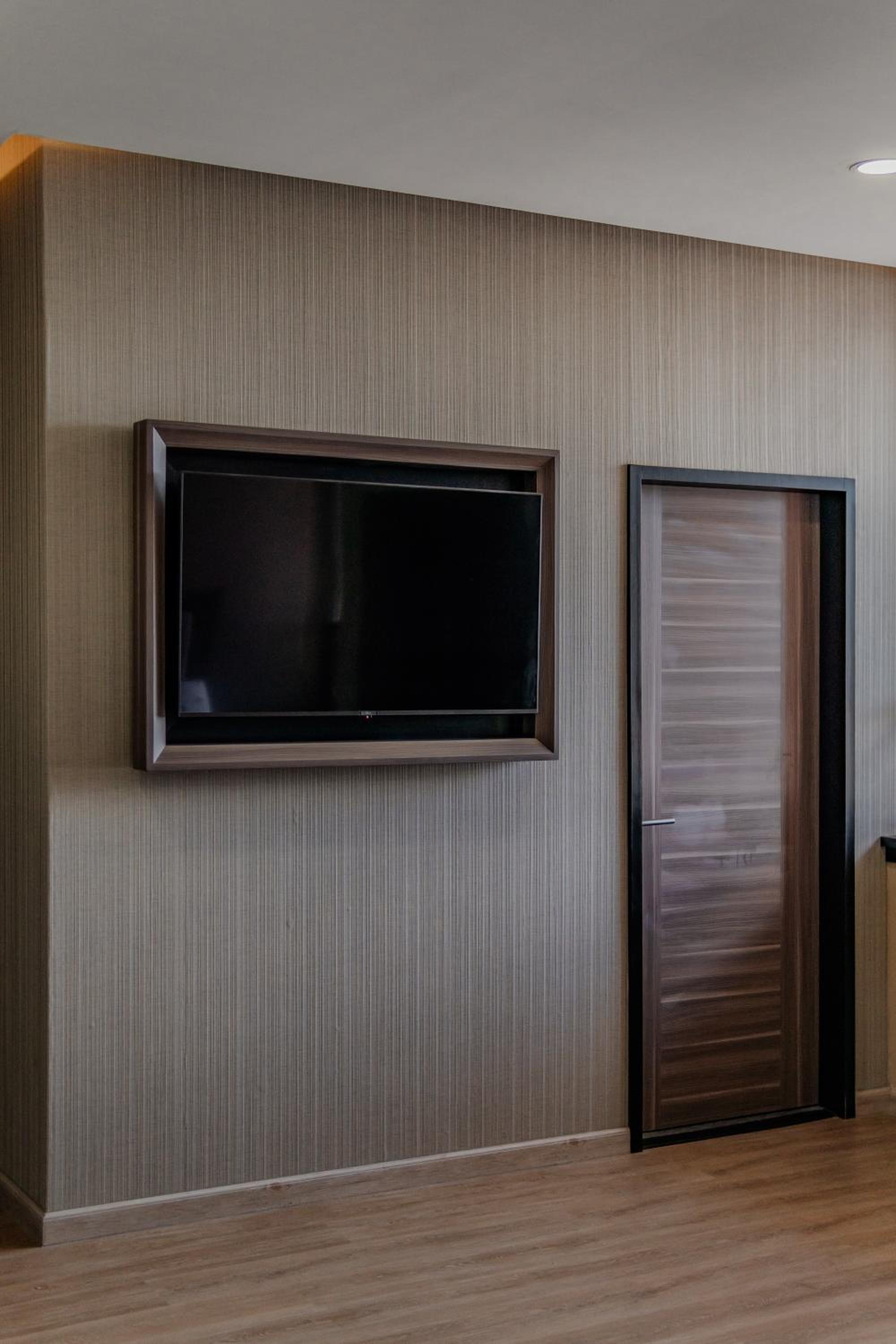 Superior King Room - Photo 7