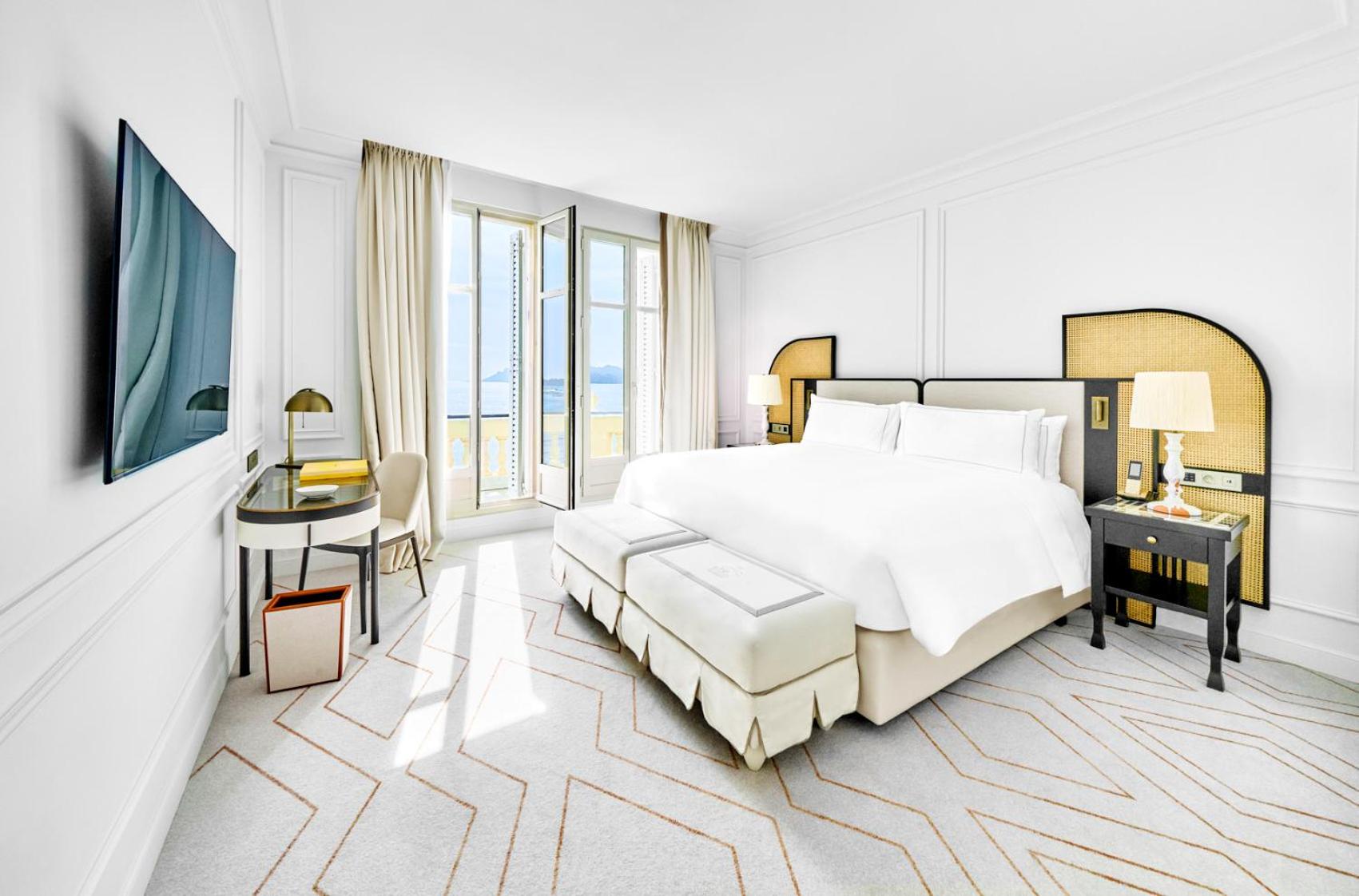 Chambre Lit King-Size Premium avec Balcon – Vue sur Mer
