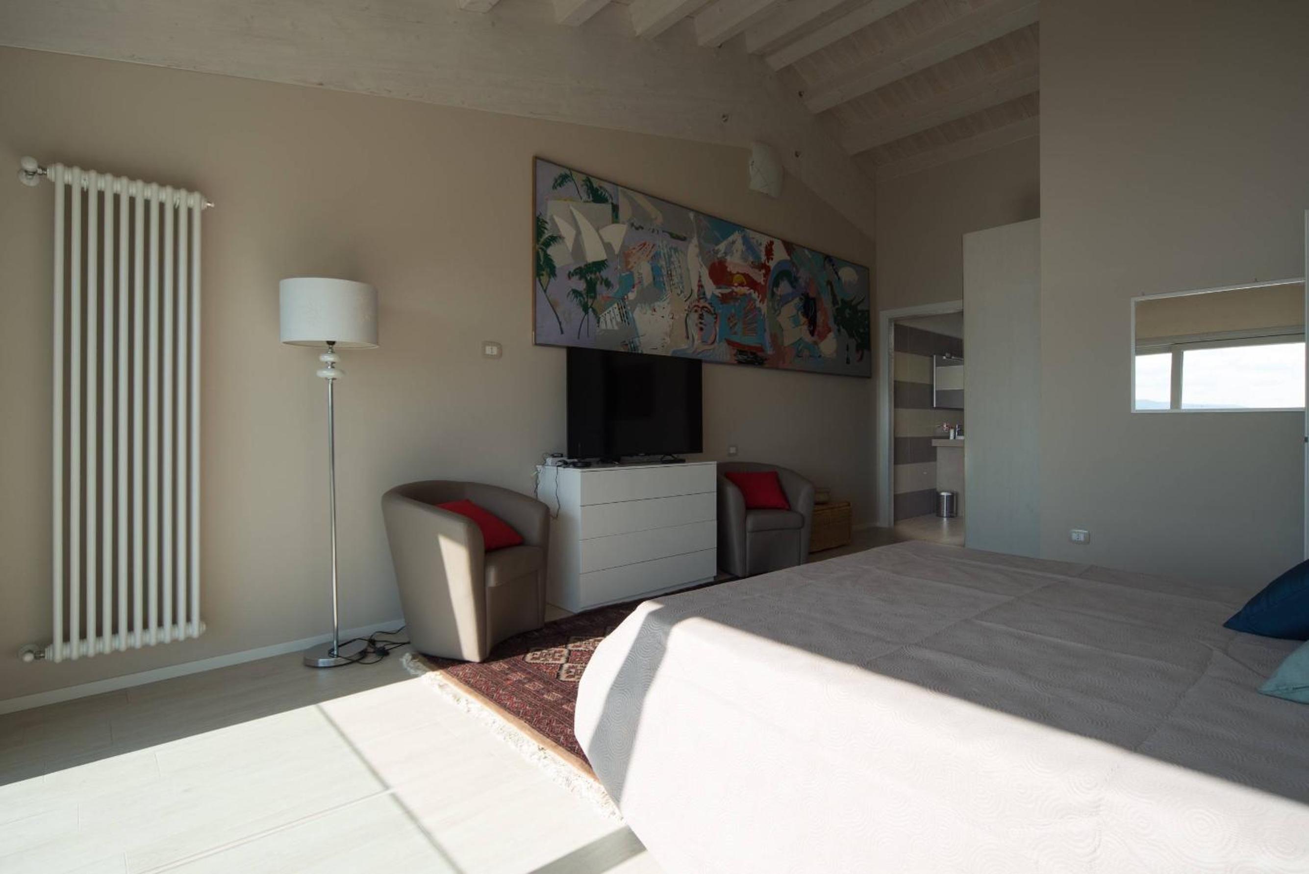 Six-Bedroom Villa 