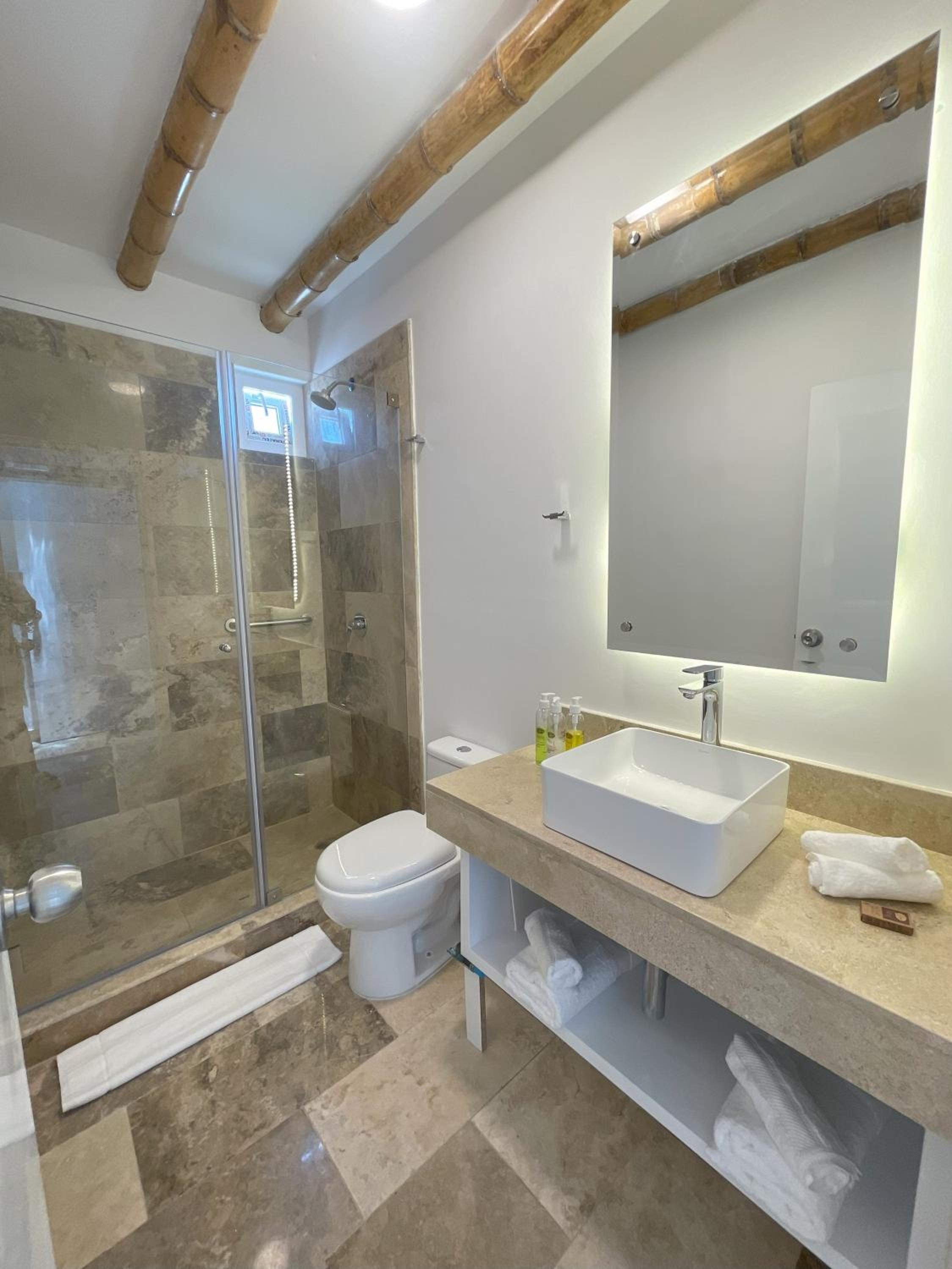 Standard Queen Room - Photo 2