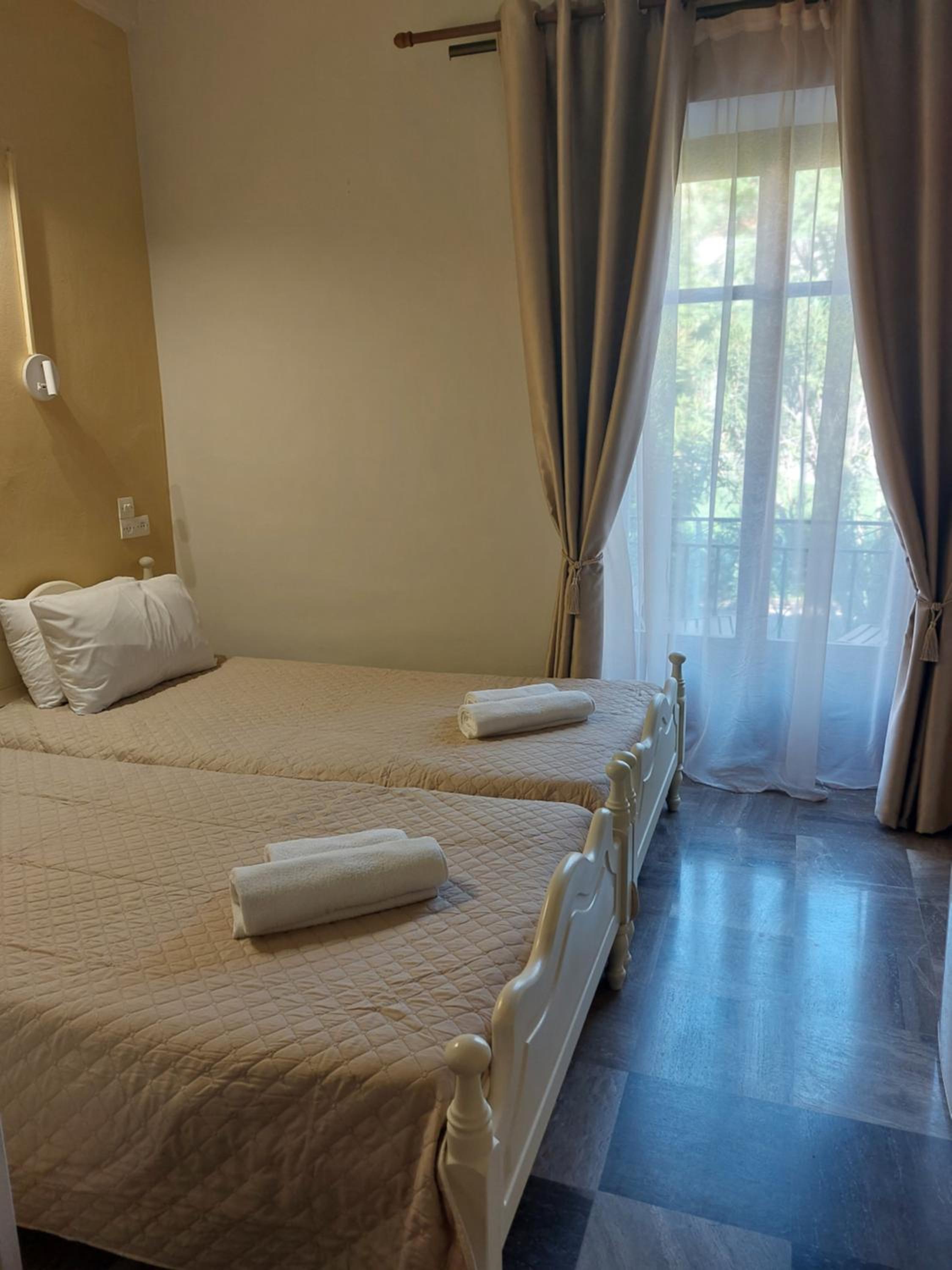 Twin Room with City View photo 3