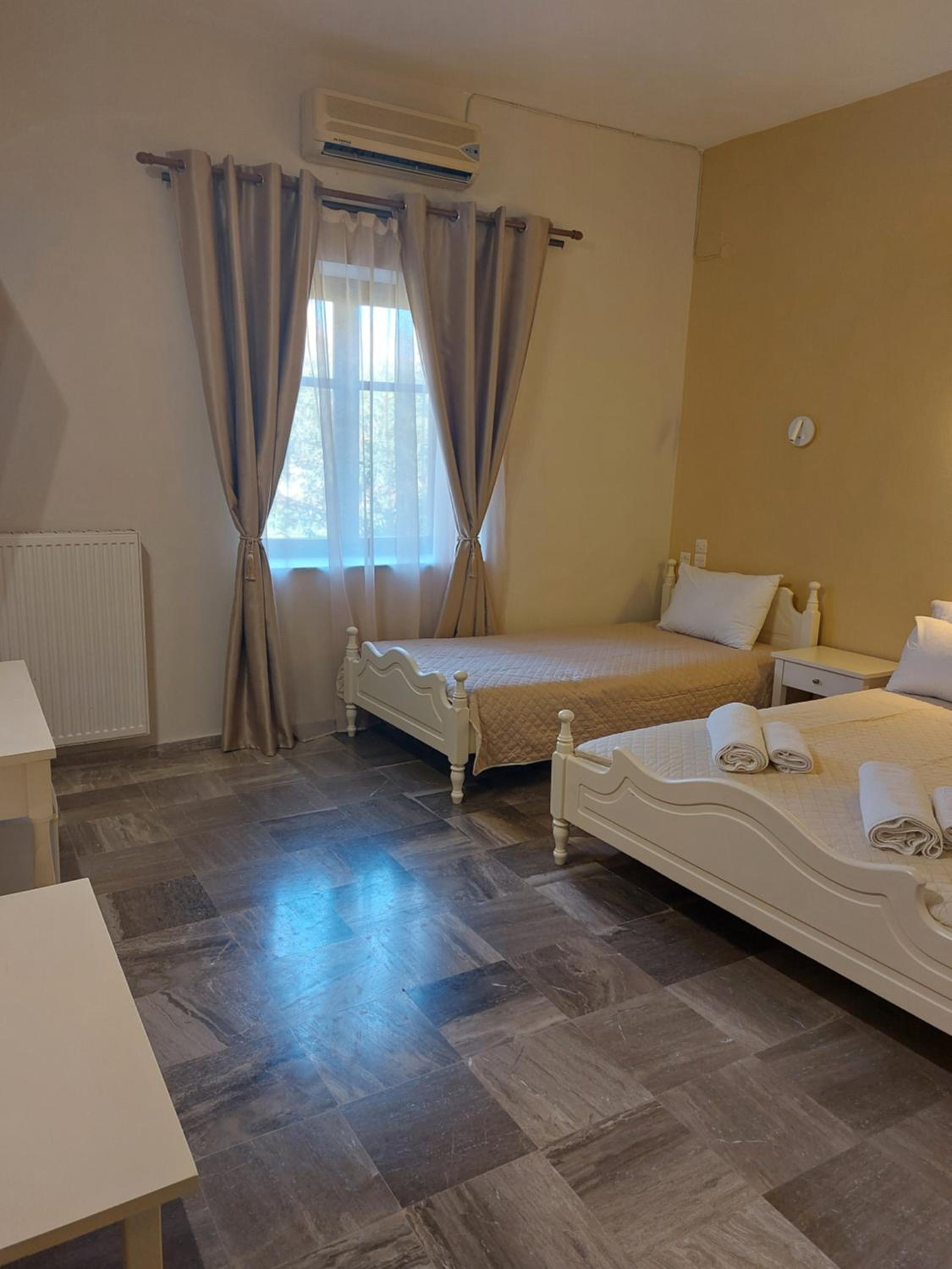 Basic Triple Room photo 1