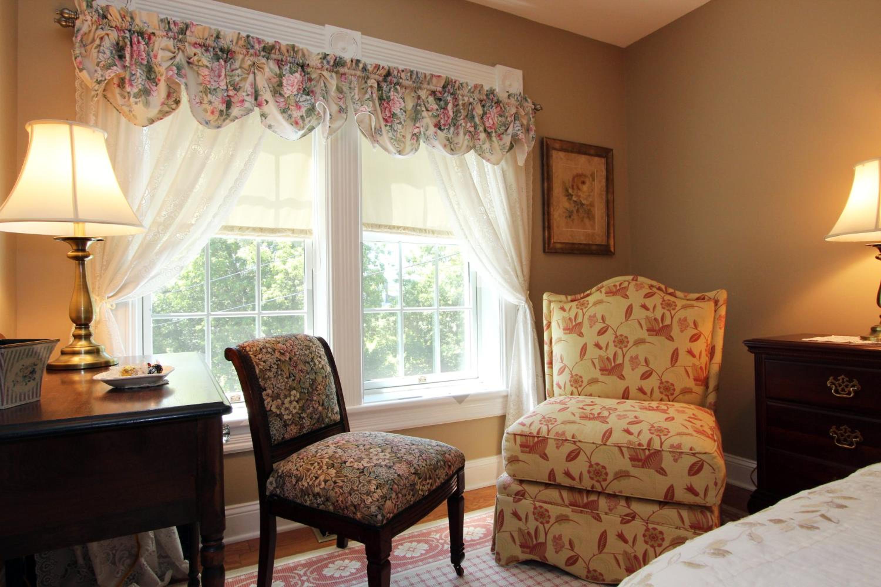 Standard King Room photo 3