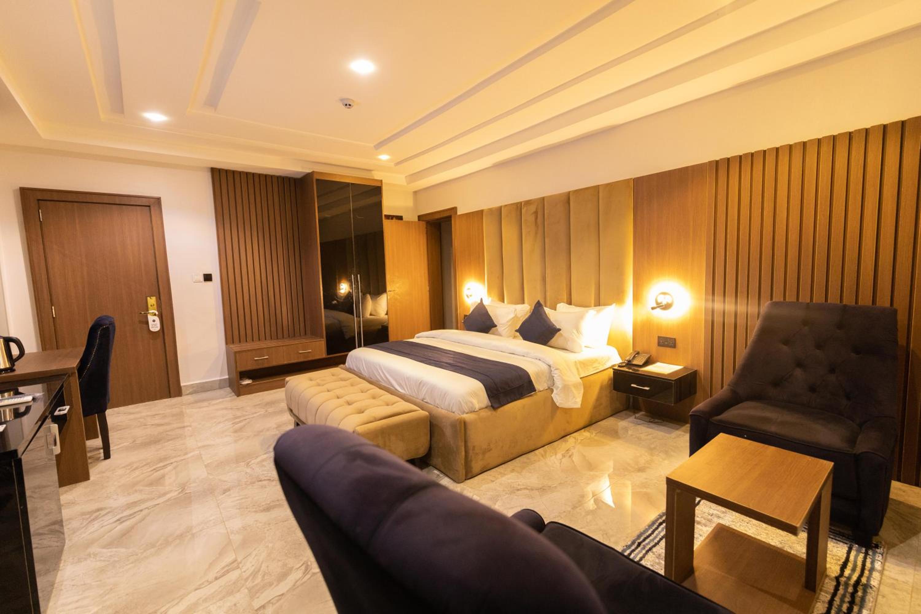 Luxury Triple Room