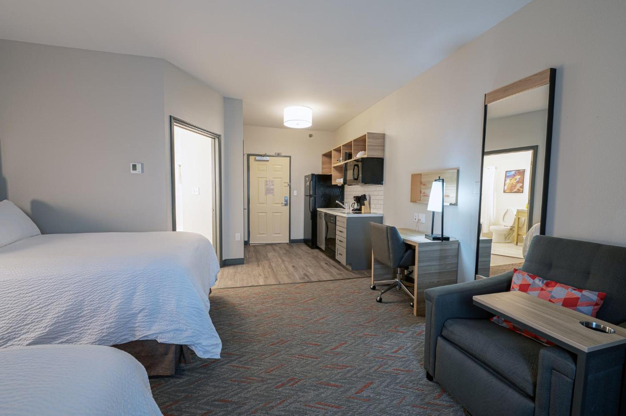 Studio Suite with Two Double Beds - Photo 1