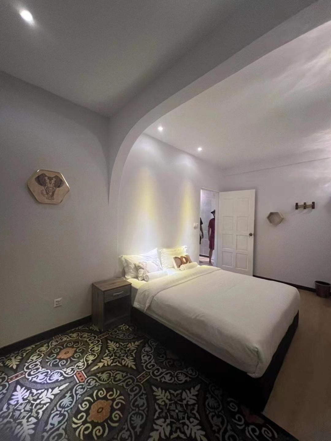 Double Room with Shared Bathroom