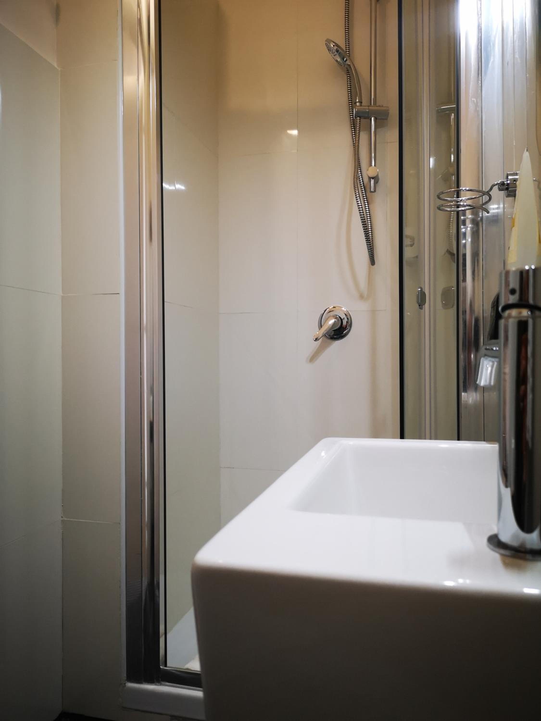 Double Room with Private Bathroom photo 2