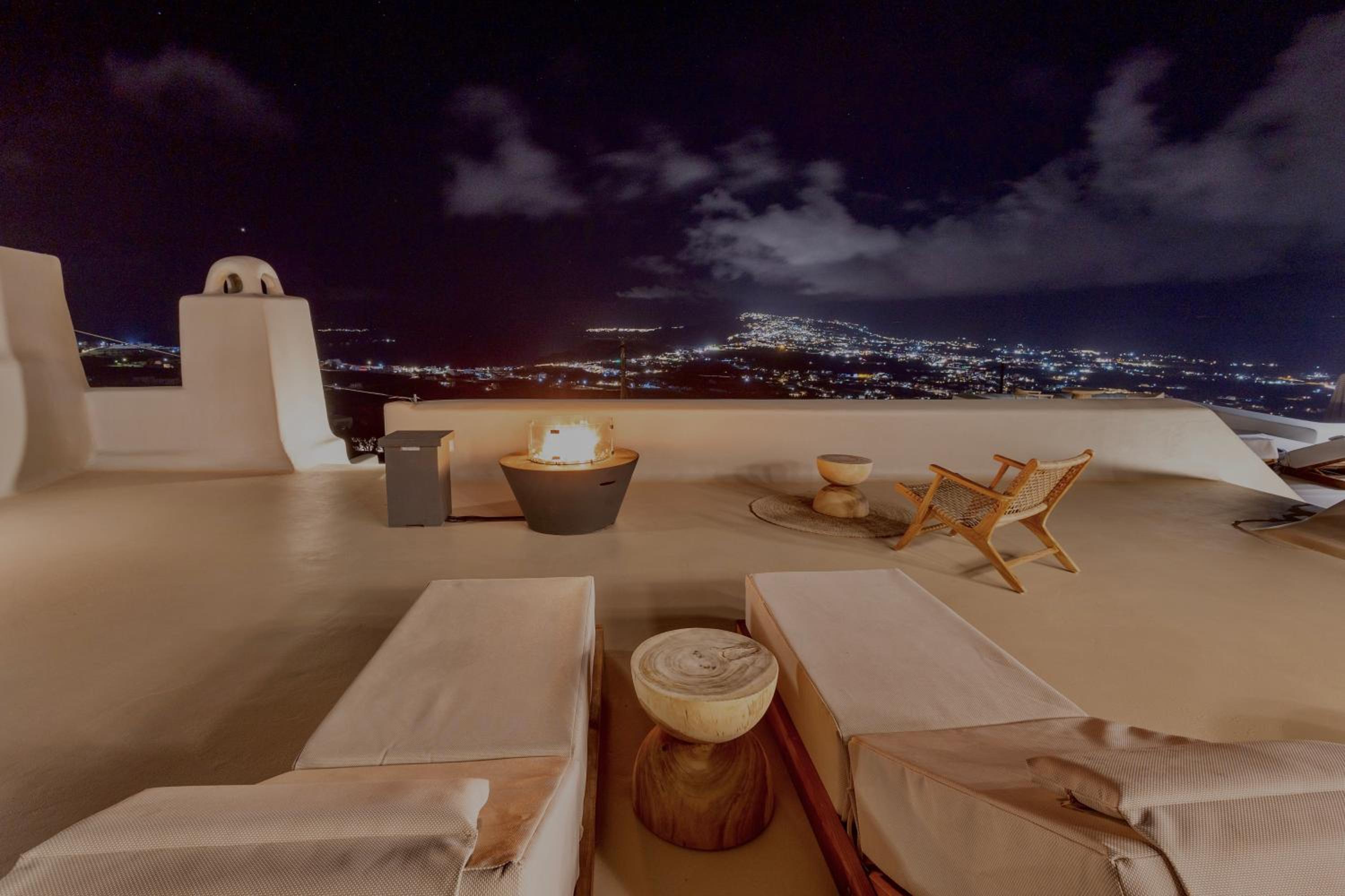 Canava Suite with Caldera View & Outdoor Heated Tub - Photo 9