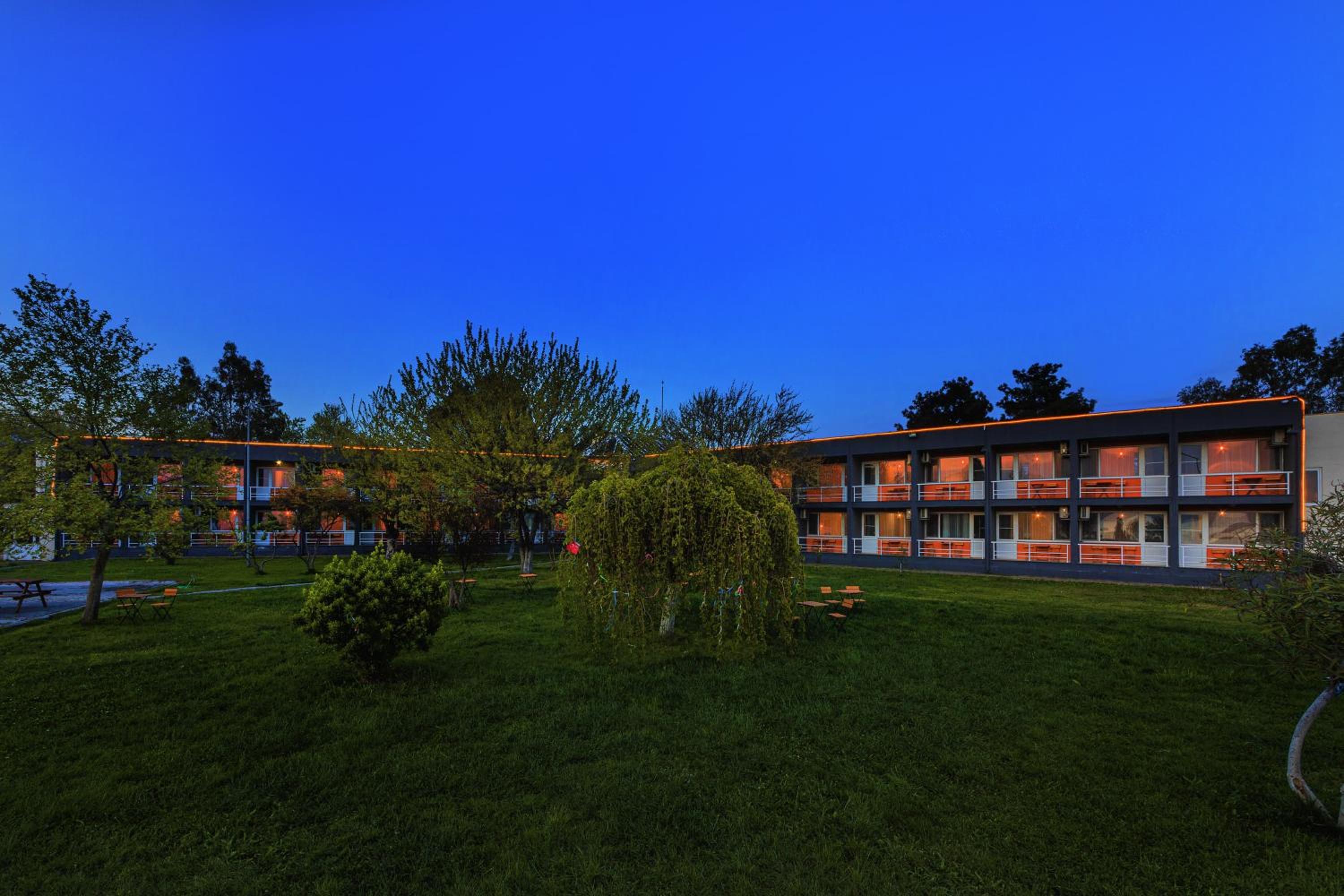 Double or Twin Room with Side Sea View photo 2