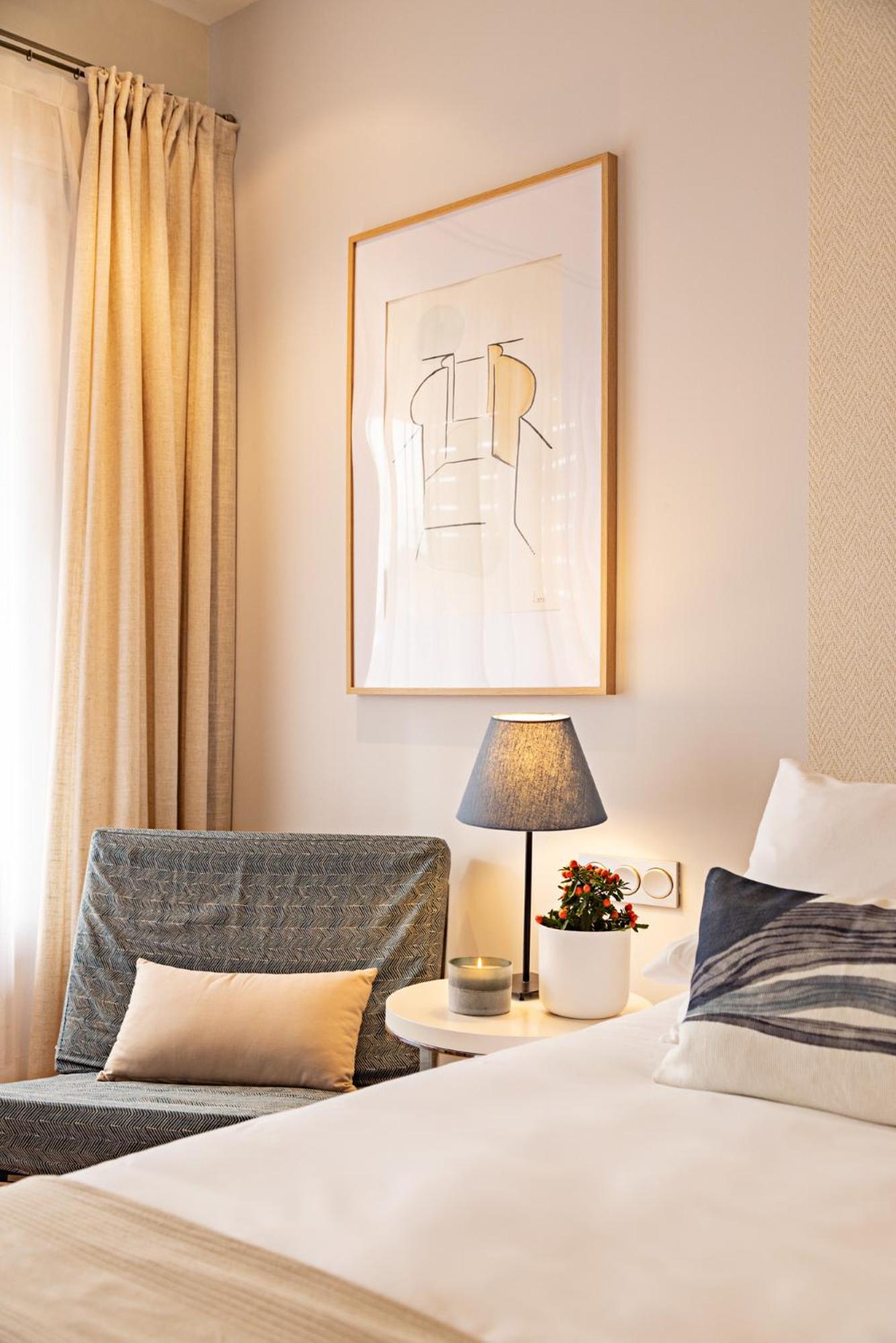 Double or Twin Room - Photo 11
