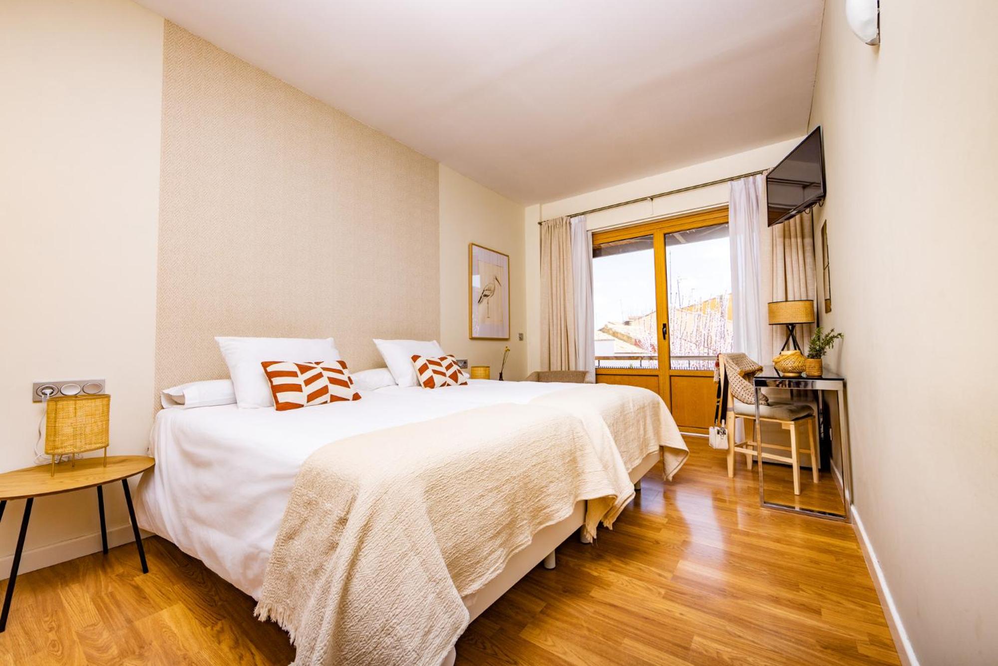 Double or Twin Room - Photo 33