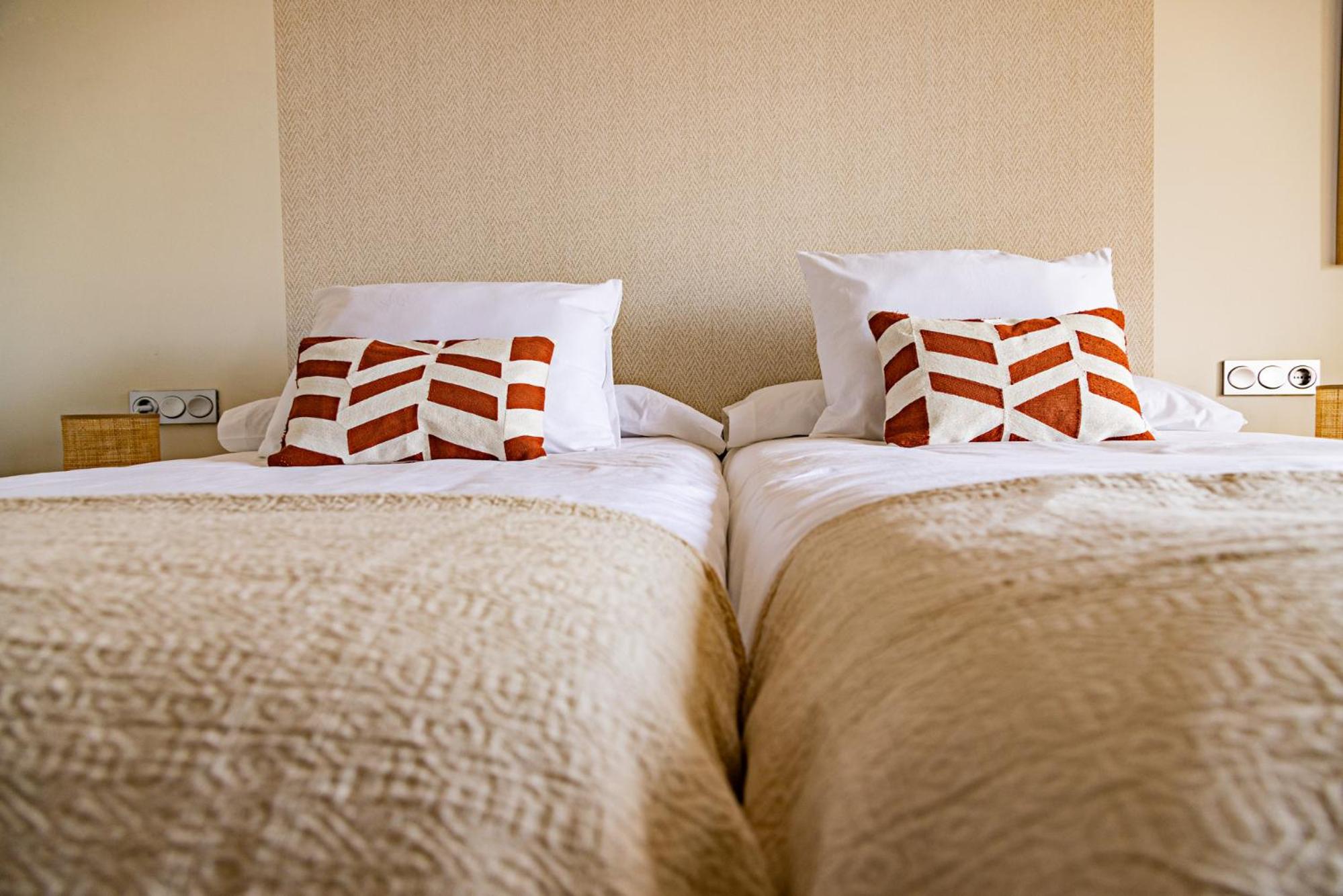 Double or Twin Room - Photo 2