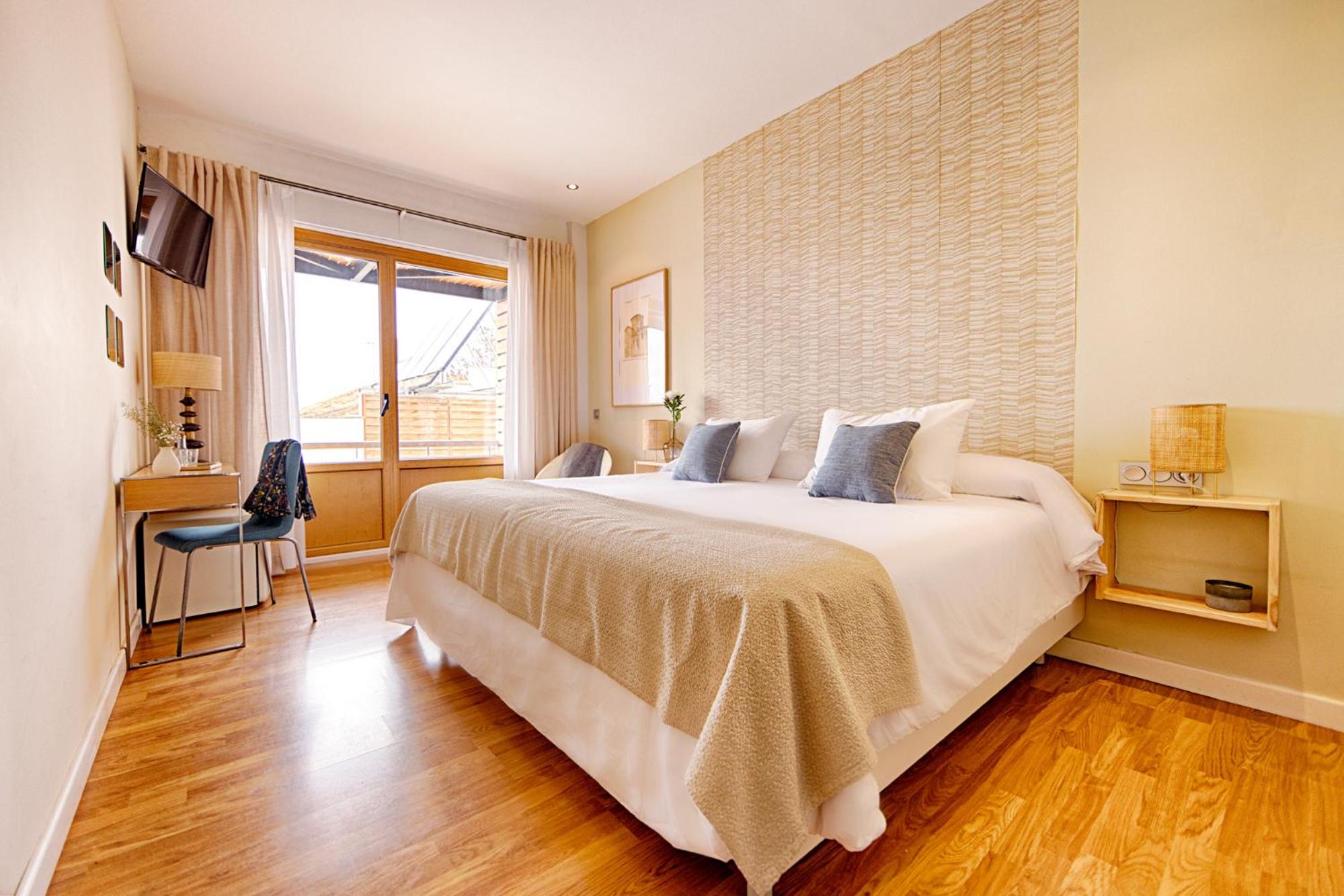 Double or Twin Room - Photo 6