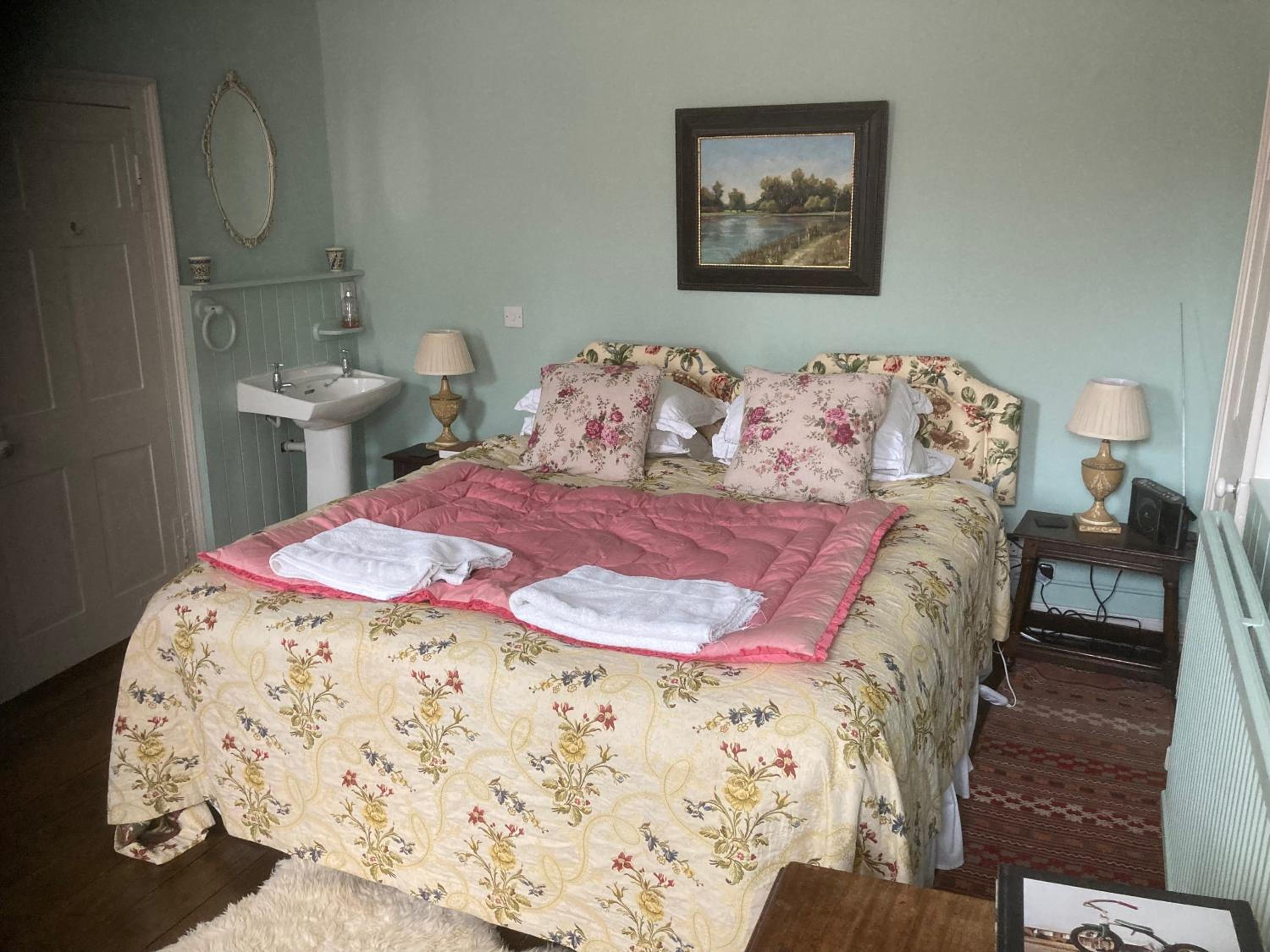 Double or Twin Room with Private Bathroom photo 1