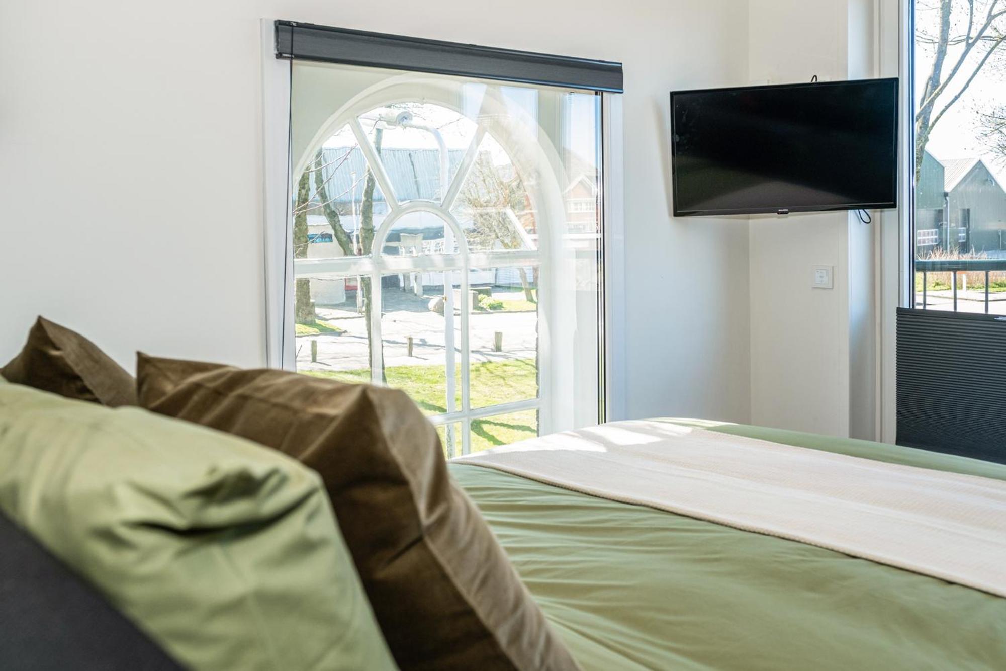 Deluxe King Room photo 3