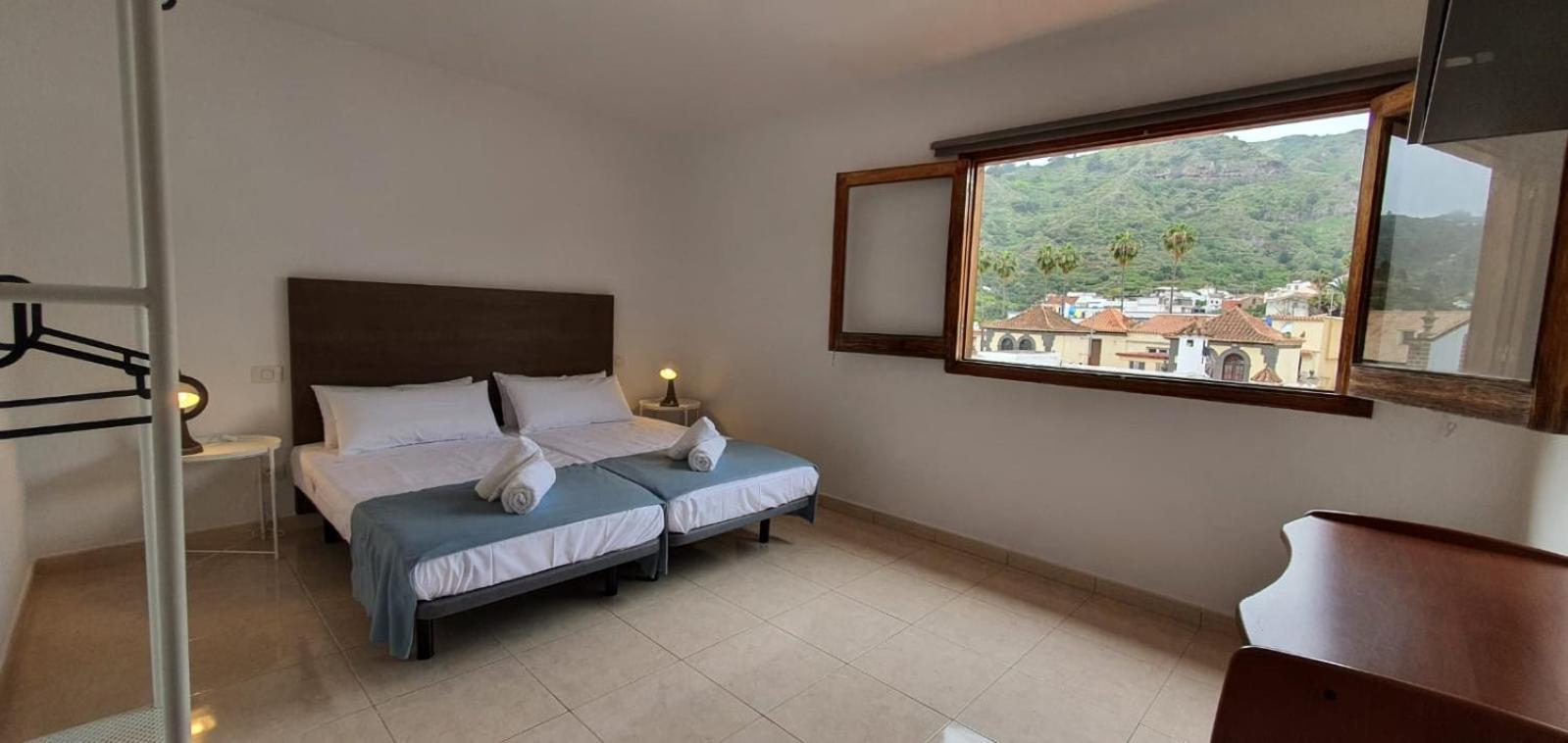 Habitación Doble con Baño Privado