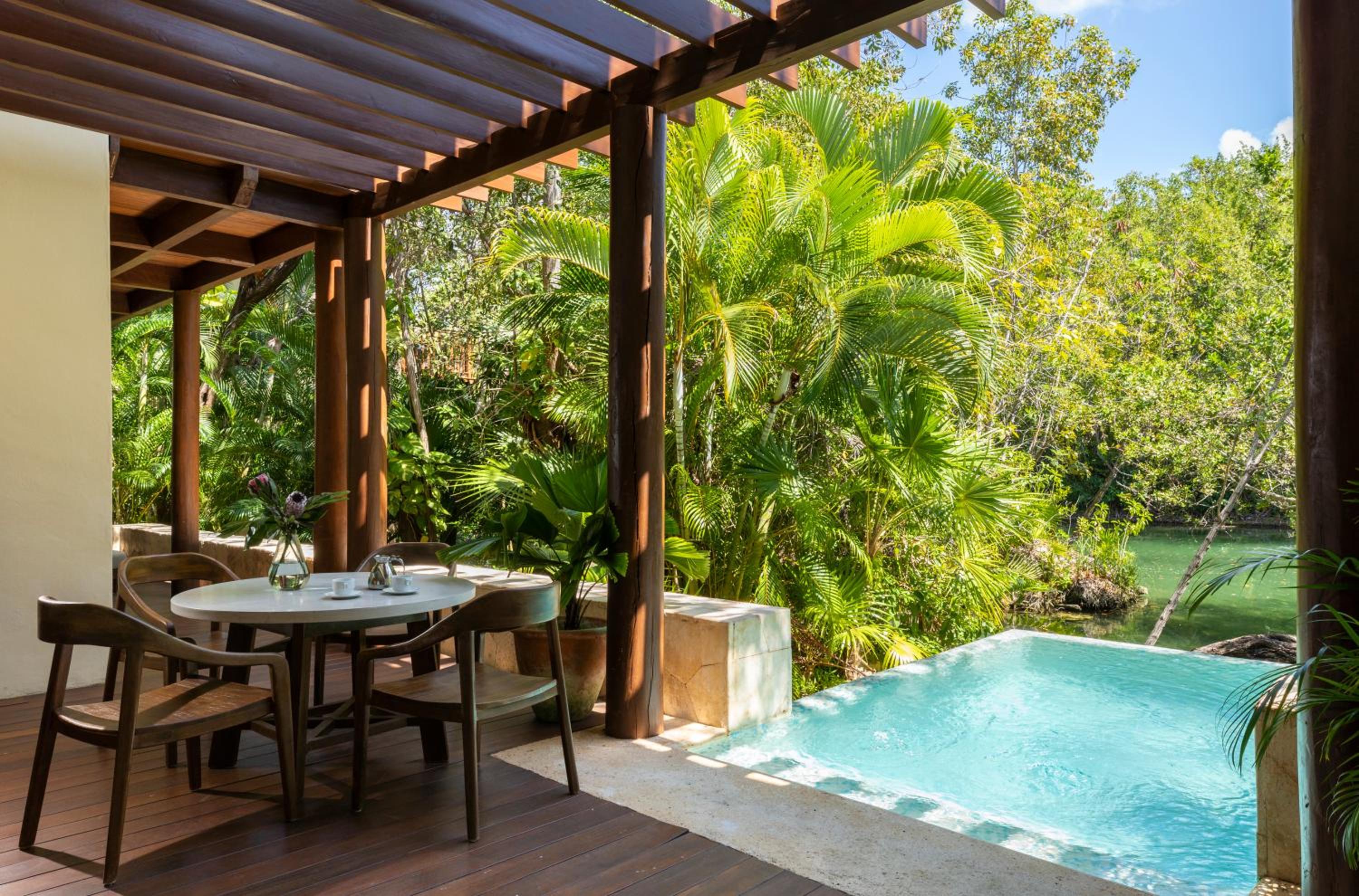 Coral Suite King