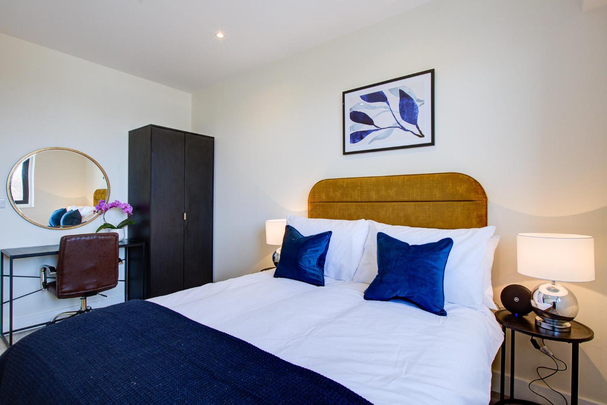 One-Bedroom Apartment - Photo 3
