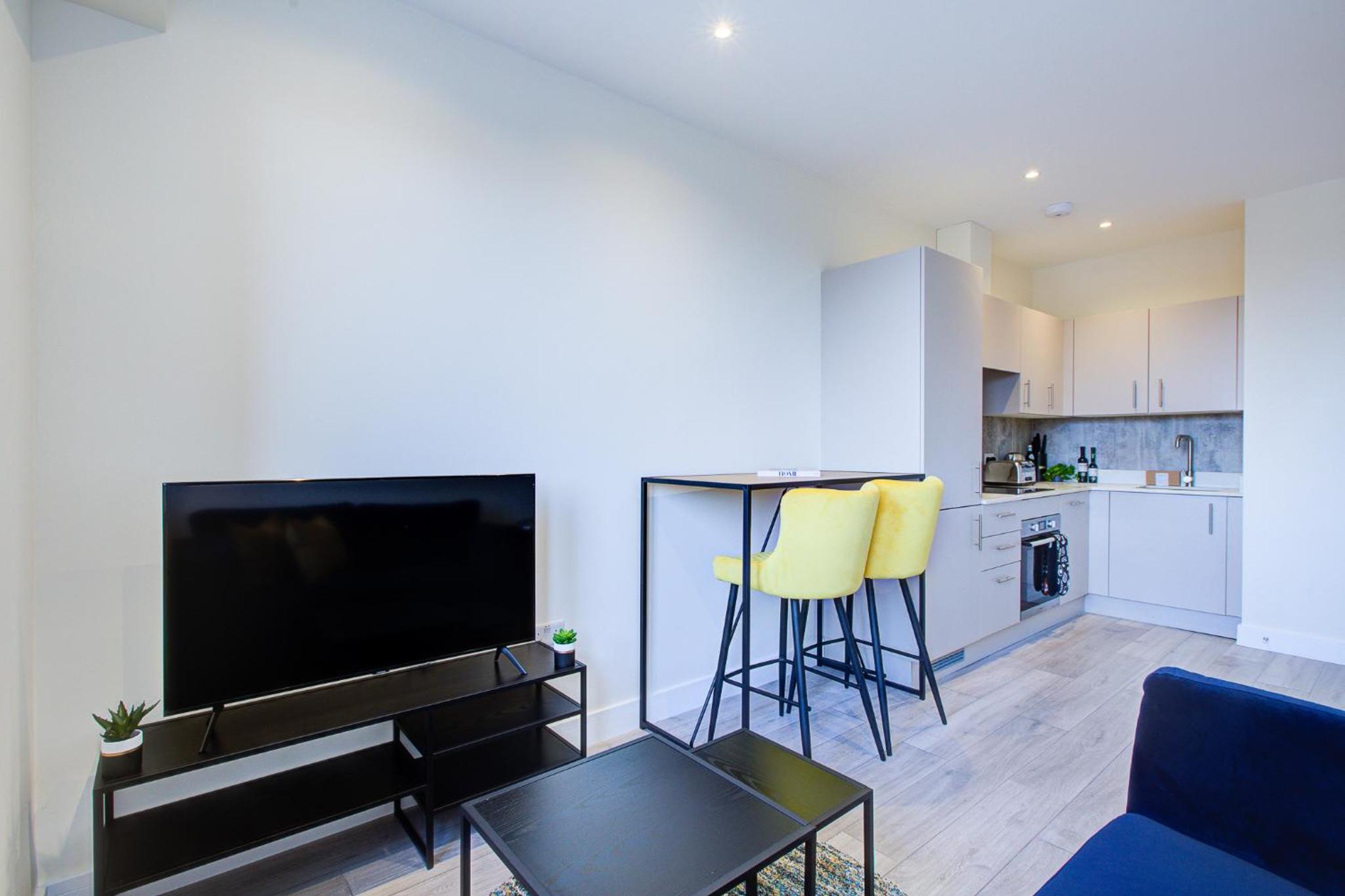 One-Bedroom Apartment - Photo 4