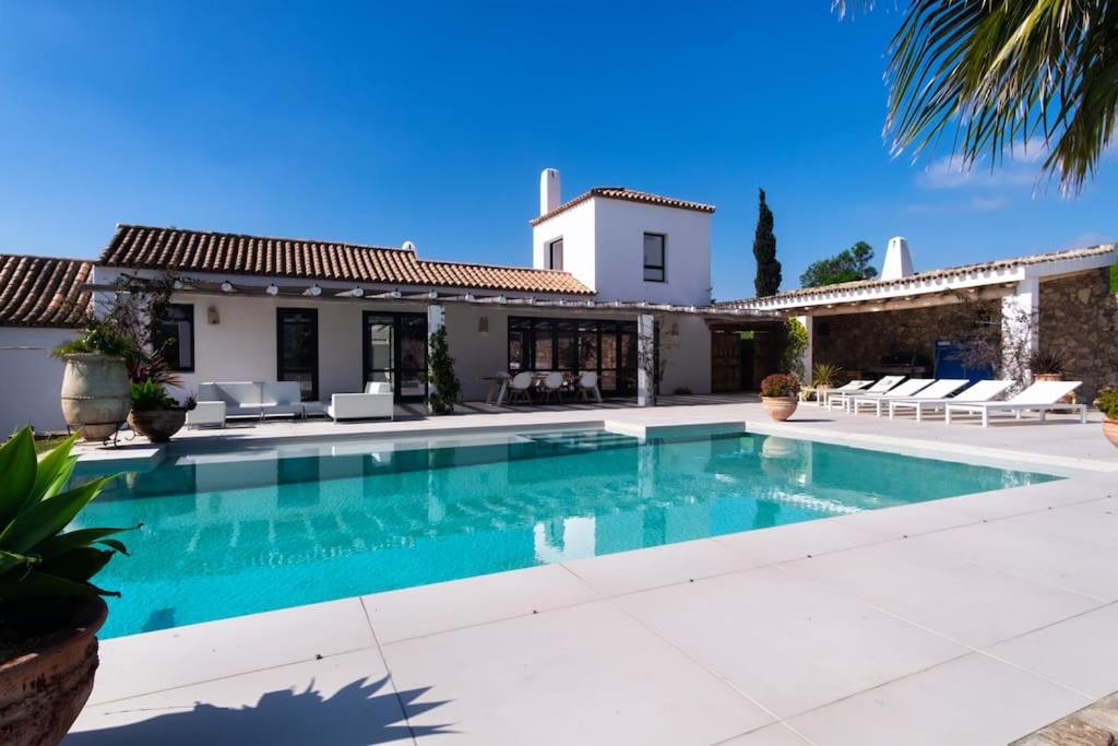 Villa photo 3