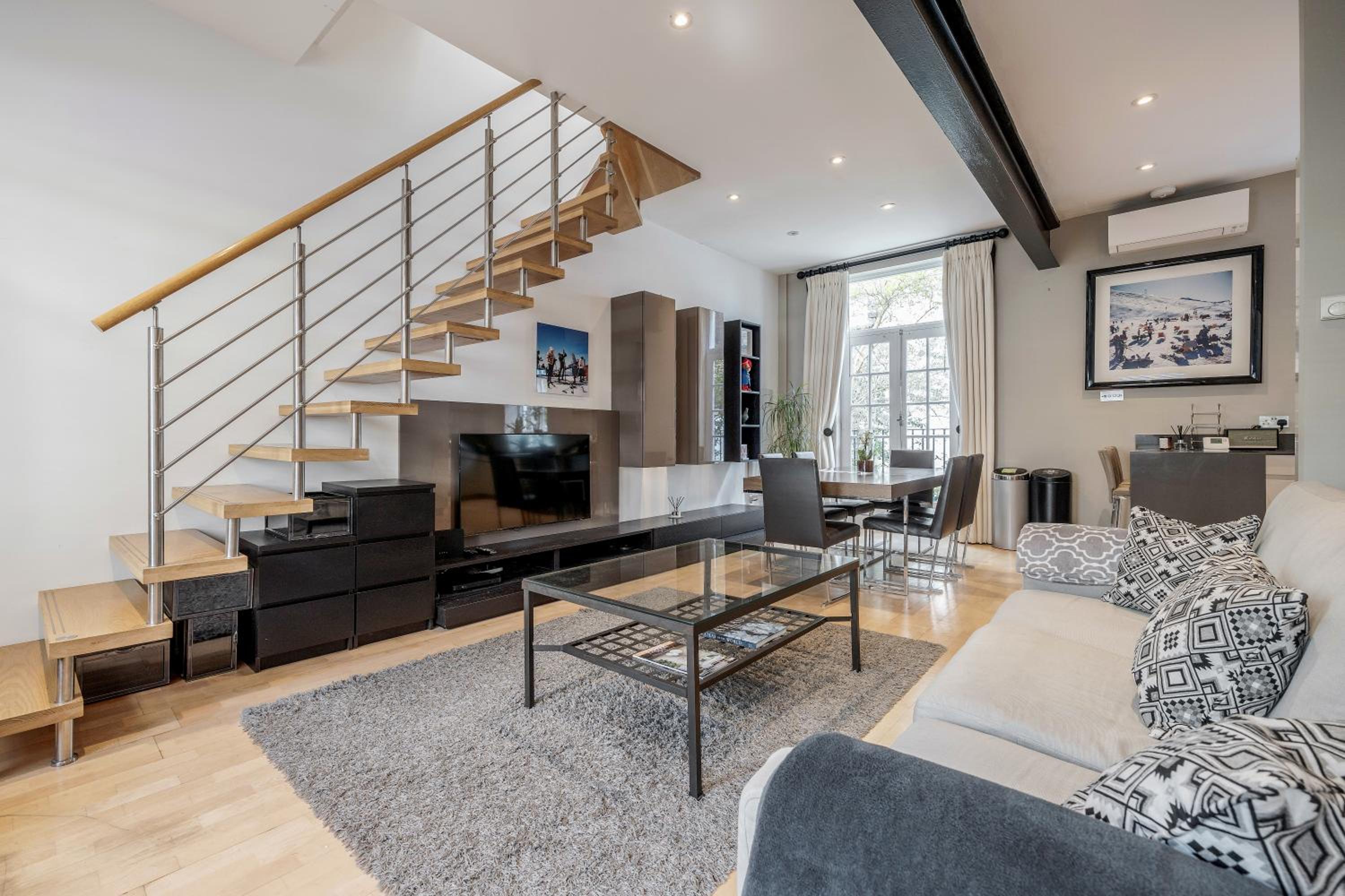Three-Bedroom House photo 1