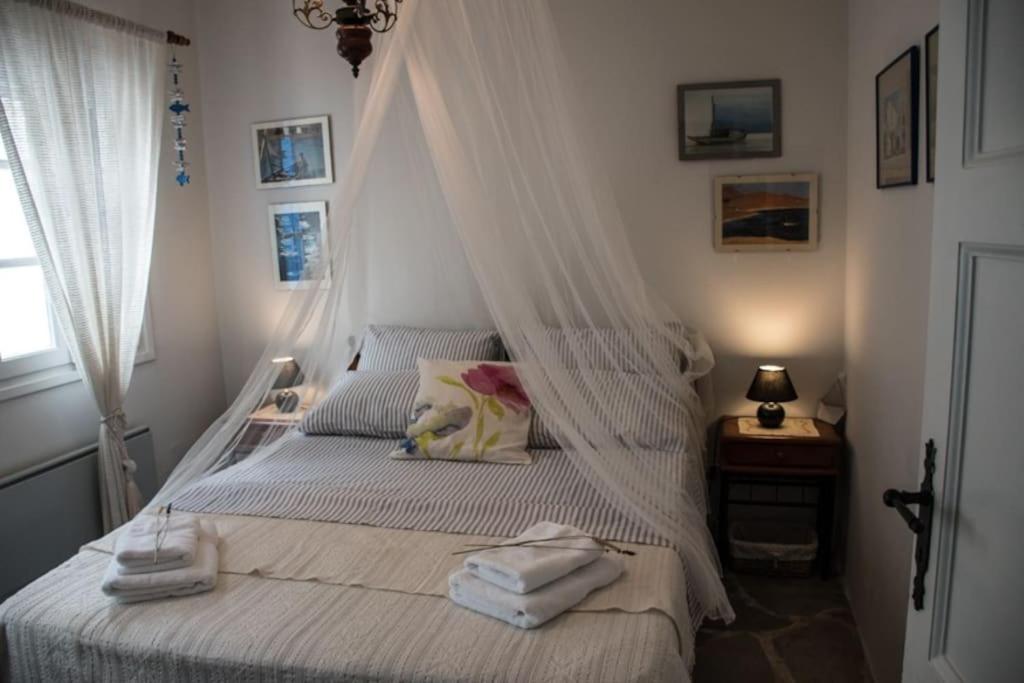 One-Bedroom House photo 1