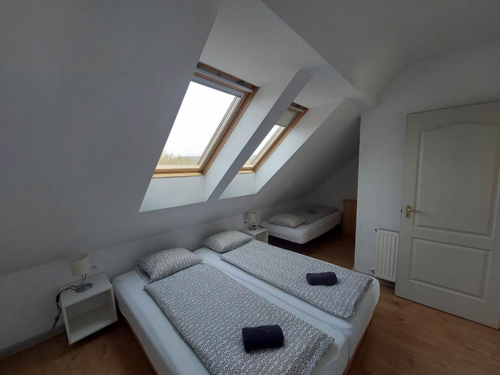 Apartment with Balcony photo 3