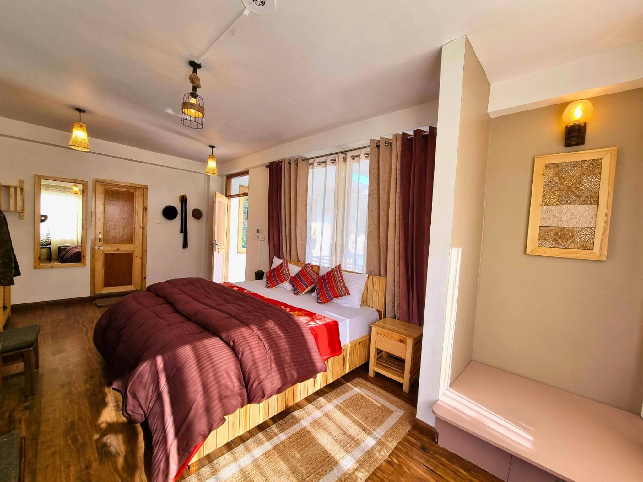 Deluxe Double Room with Bath photo 1