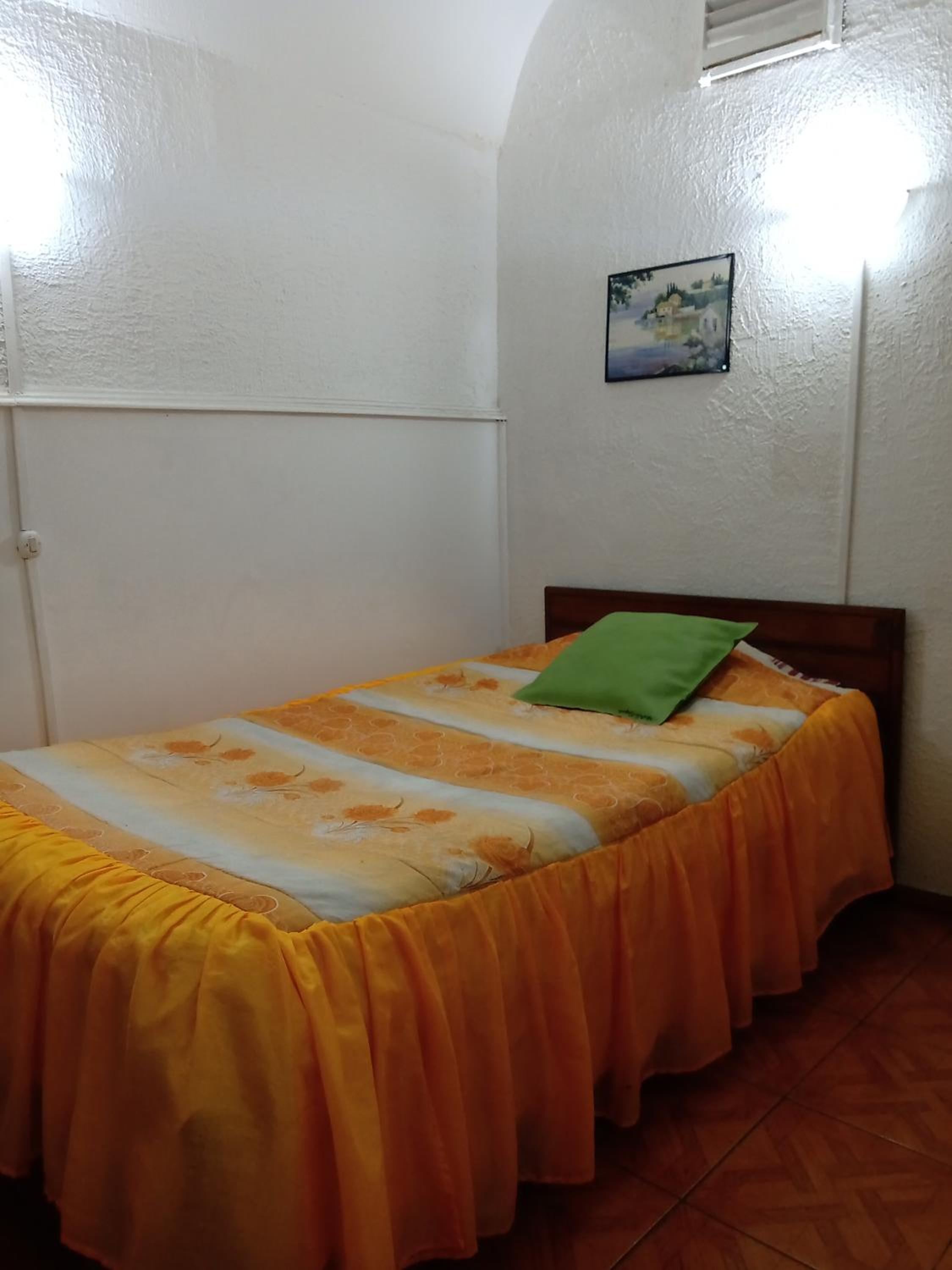 Single Room with Private Bathroom photo 3