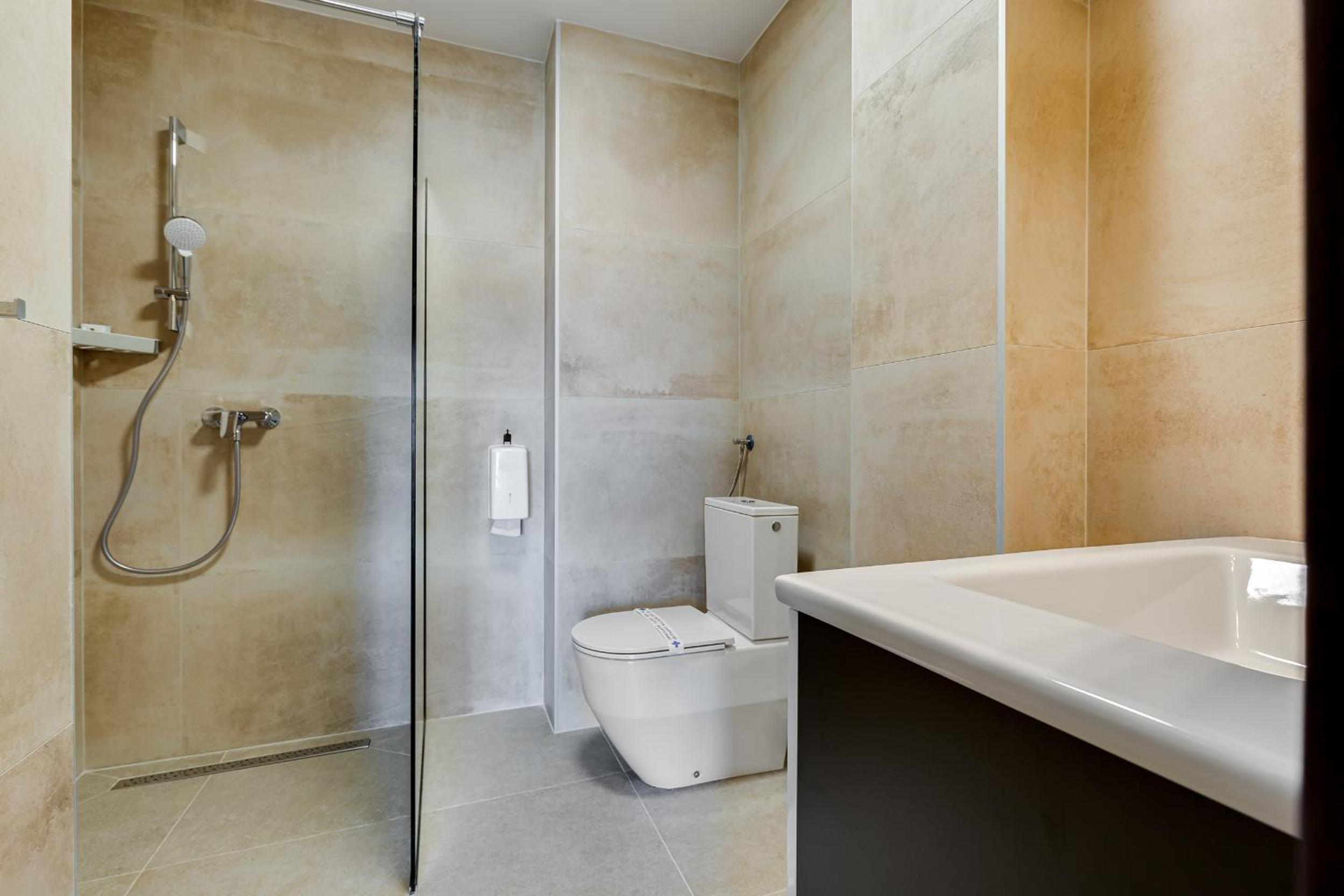Superior Double Room with Balcony - Photo 14