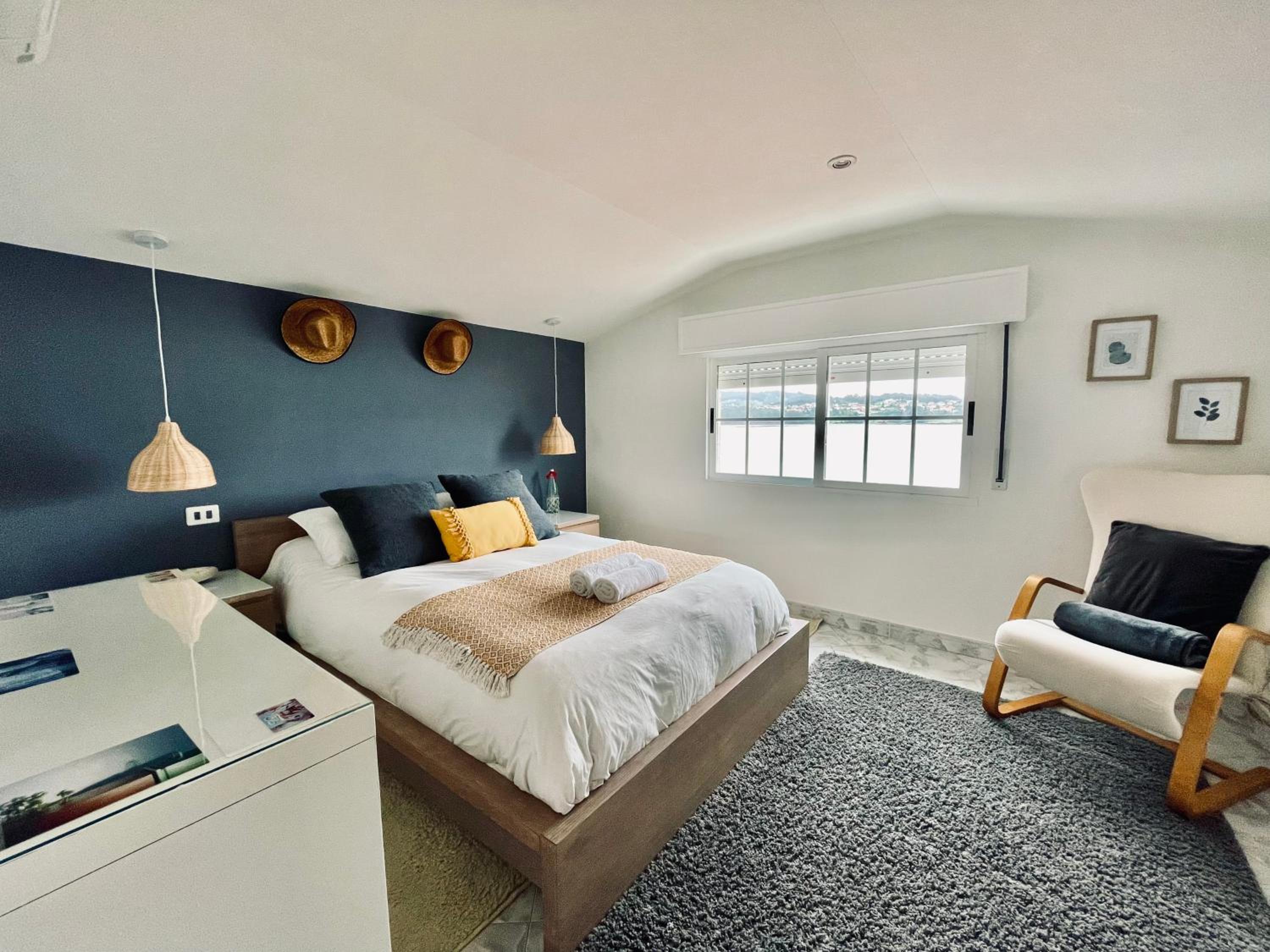 Four-Bedroom House - Photo 23