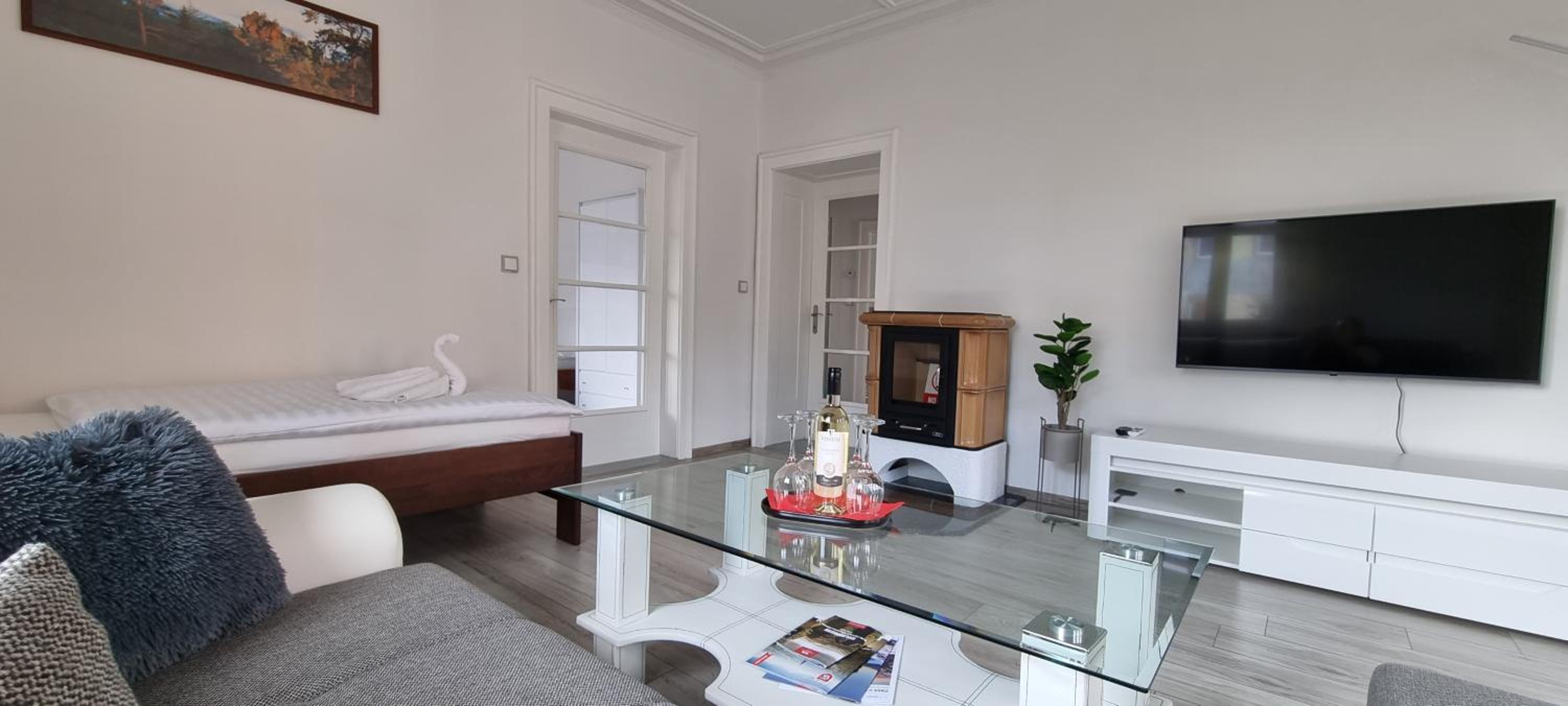One-Bedroom Apartment - Photo 1